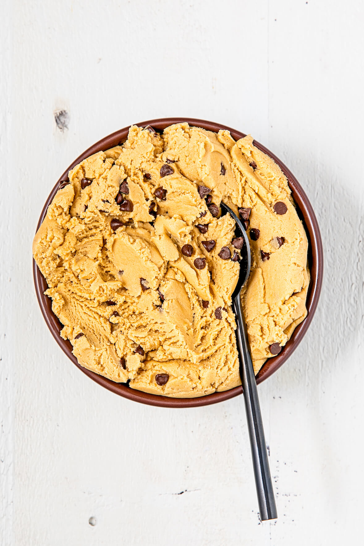 Peux-tu manger de la pâte à biscuit crue?
