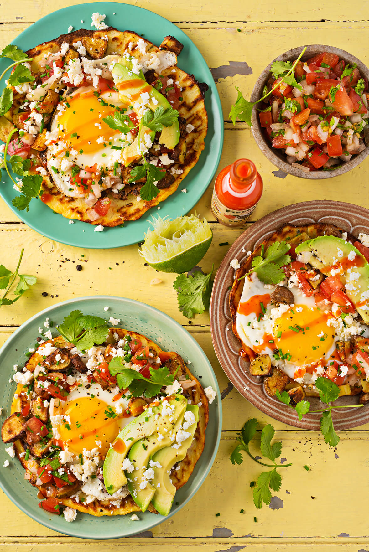 Huevos rancheros sur tortillas de chou-fleur