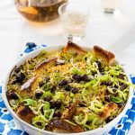 Strata poireaux et haricots noirs