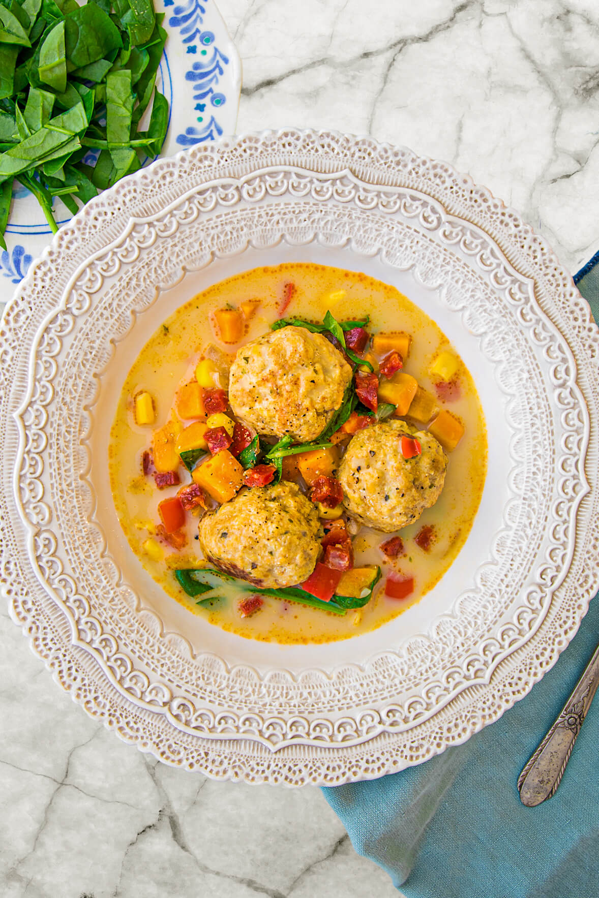 Chaudrée de maïs et boulettes de poulet
