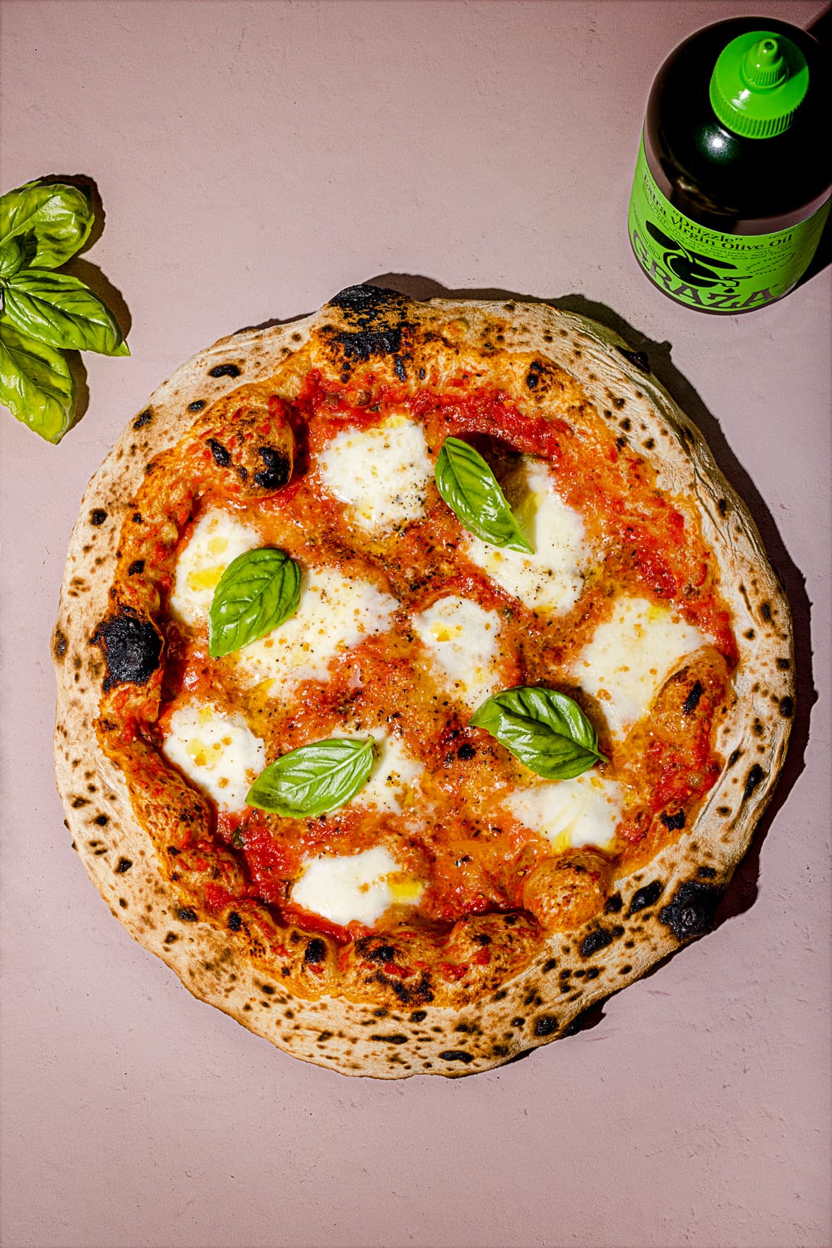 Pizza margarita (Margherita pizza)