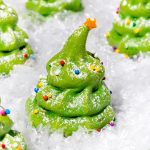 Petits sapins de Noël en meringue