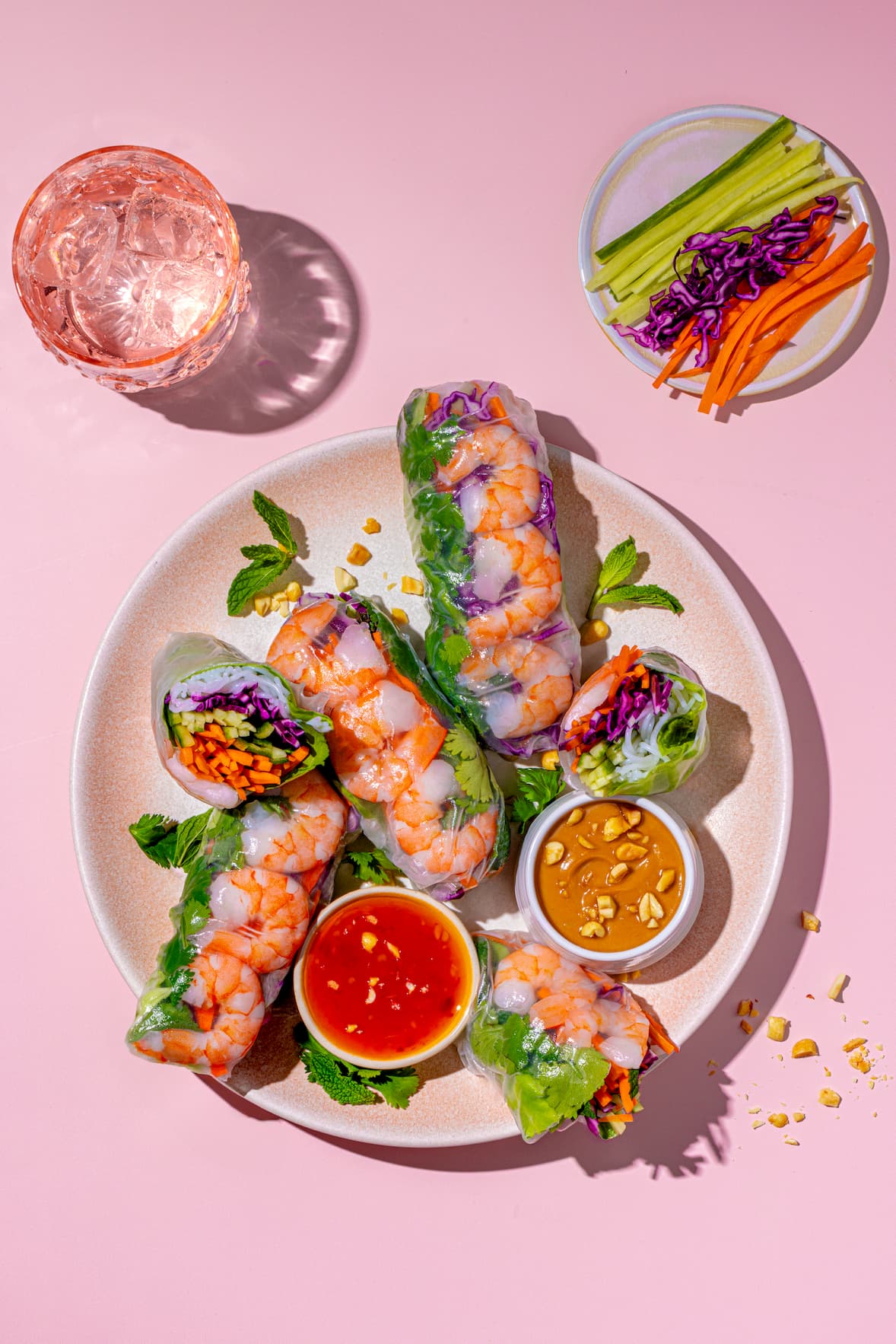 Recette de rouleaux de printemps aux crevettes avec sauce aux arachides