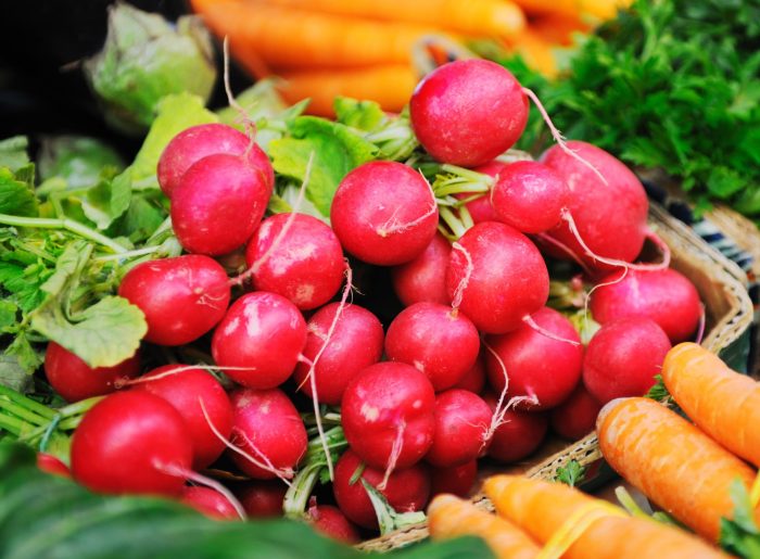 Le radis : valeurs nutritives, calories, bienfaits santé, recettes et utilisations