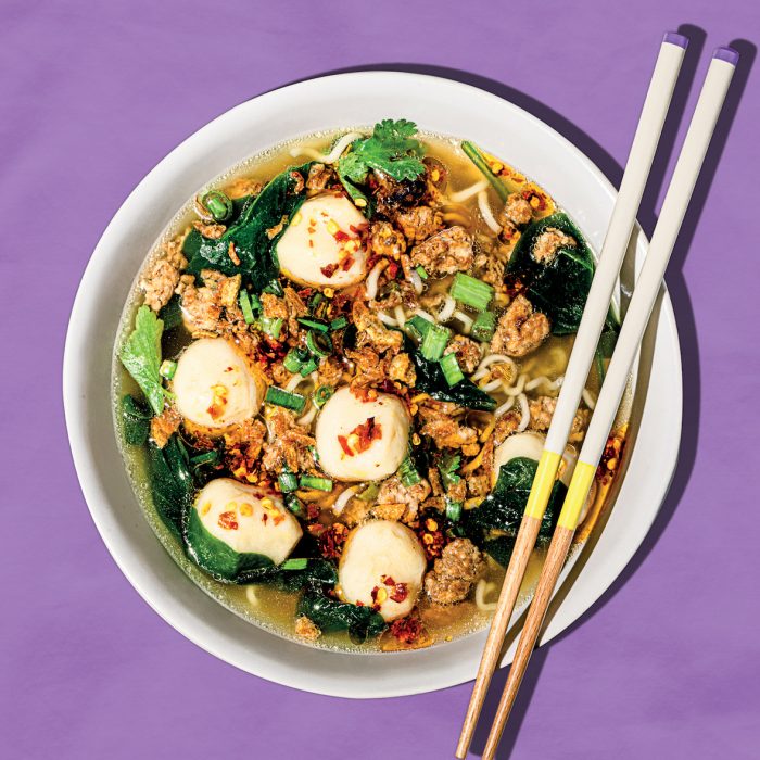 Soupe ramen aux boulettes de poisson