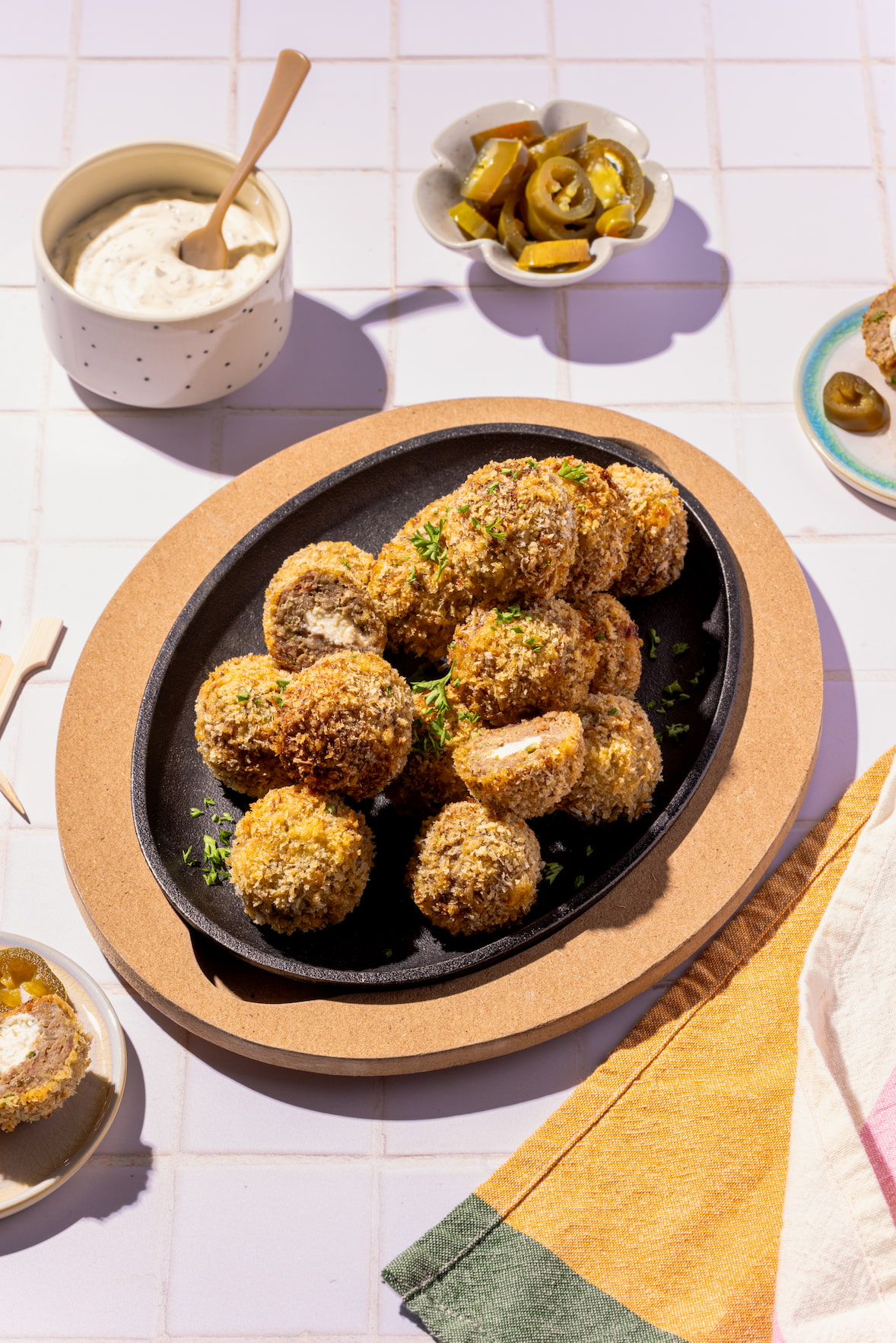 Boulettes style jalapeño poppers croustillantes farcies au fromage à la crème au four