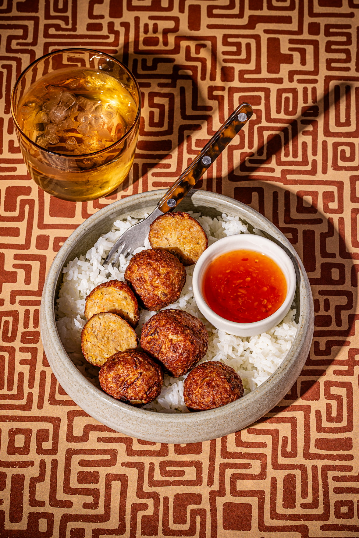 Boulettes de porc bola-bola frites maison avec croûte dorée panko, recette philippine facile