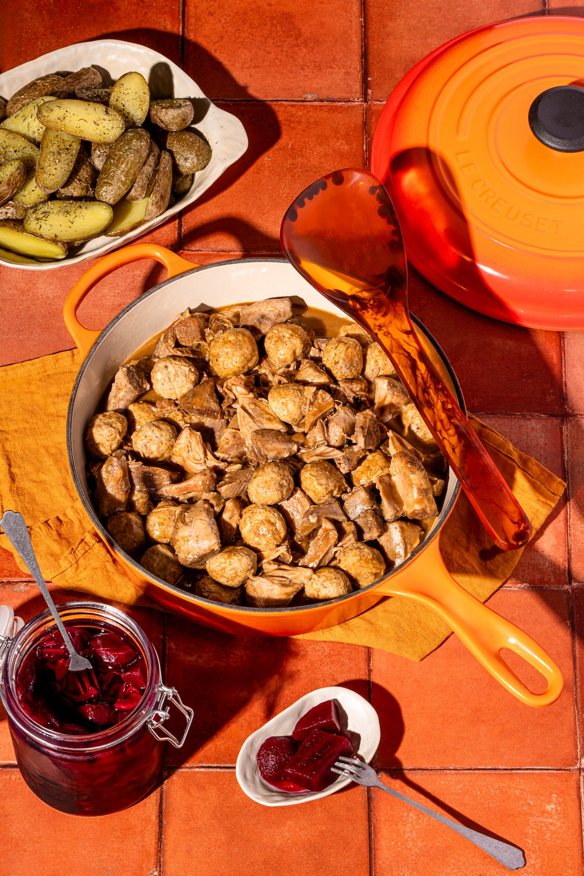 Ragoût de boulettes et pattes de cochon