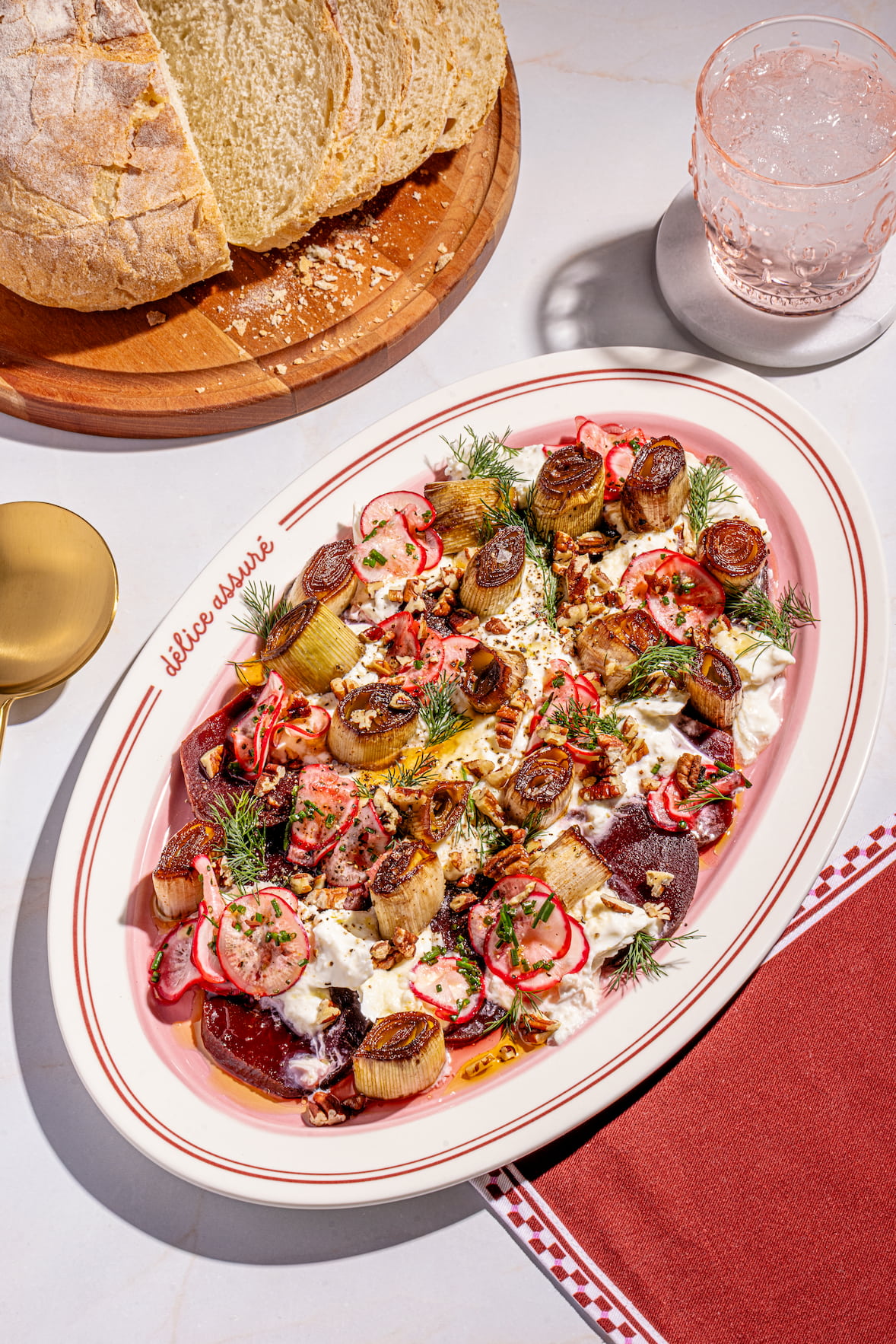 Burrata avec poireaux braisés et betteraves