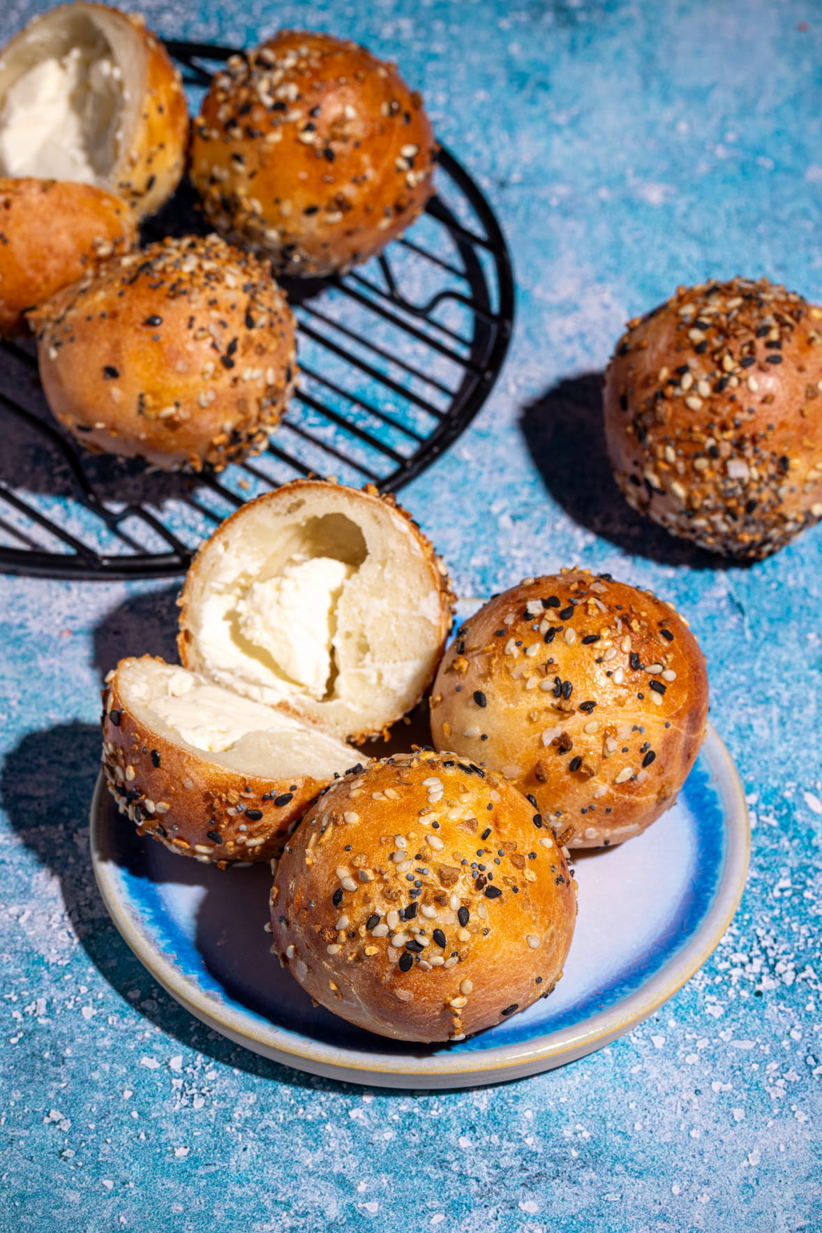 Bouchées de bagel au fromage à la crème au yogourt grec tout garni faciles