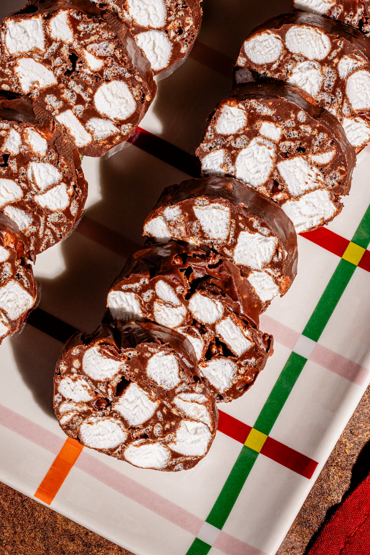 Pattes d’éléphant en rouleaux tranchés avec chocolat guimauves et riz soufflé