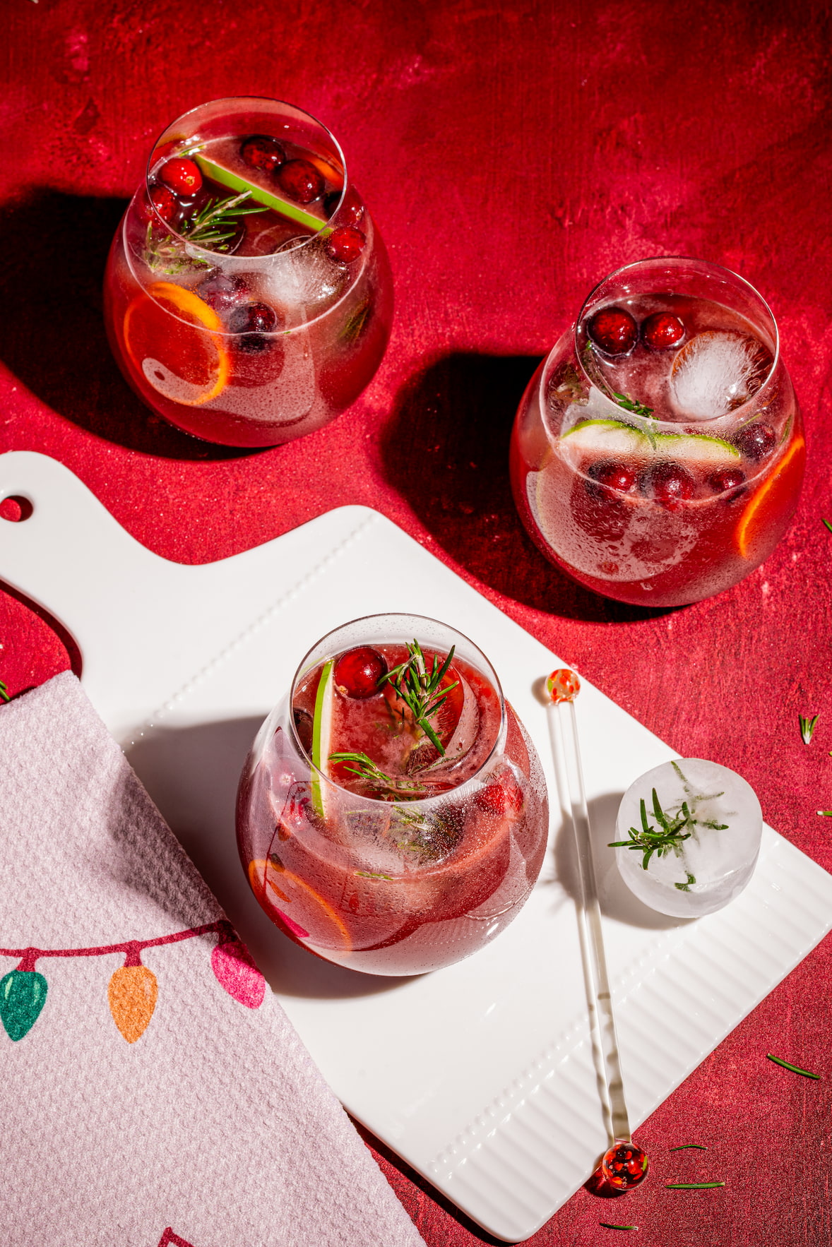 Sangria de Noël maison parfumée aux agrumes, canneberge et cannelle