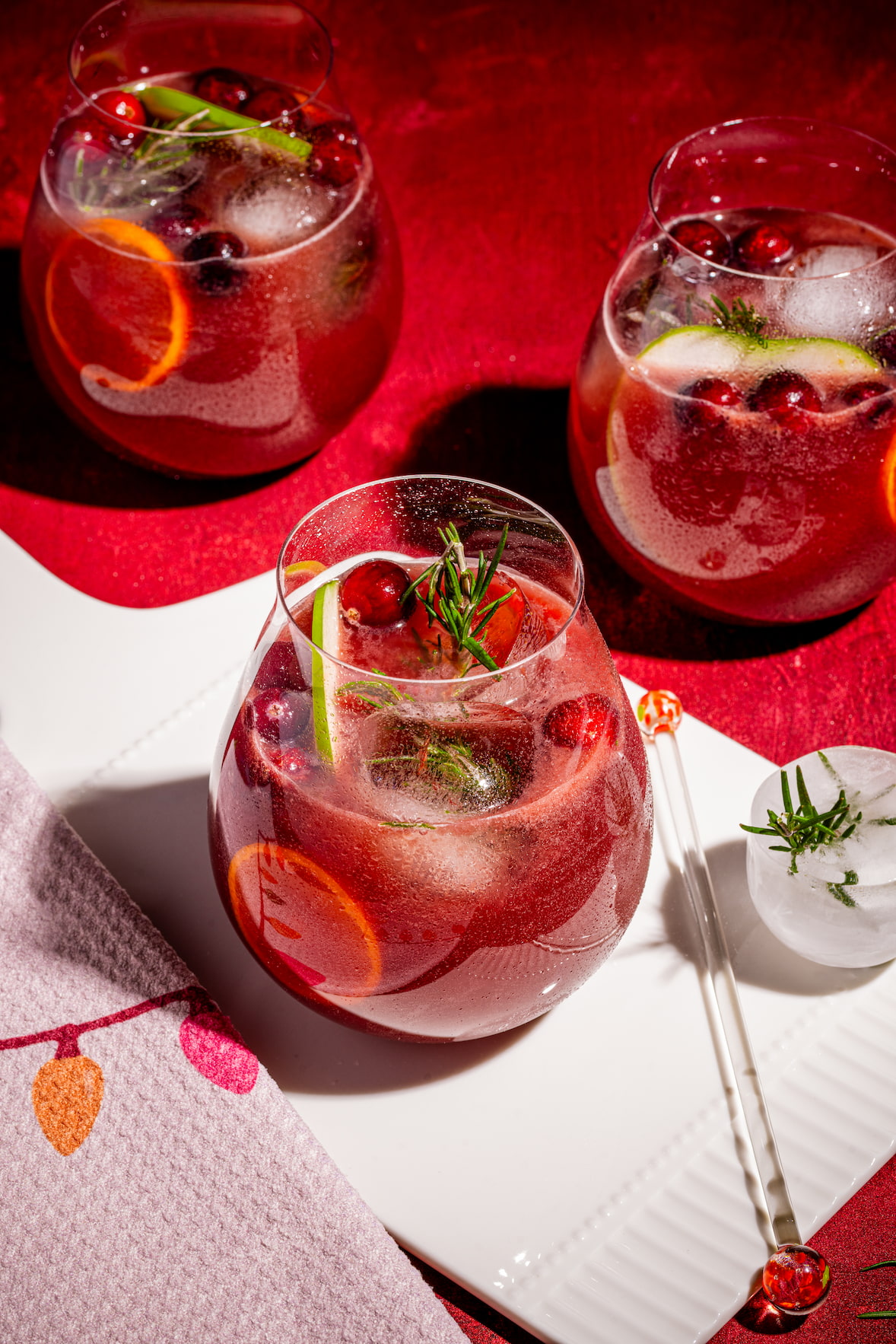 Sangria de Noël maison parfumée aux agrumes, canneberge et cannelle