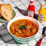 Soupe aux lentilles avec chair de saucisses