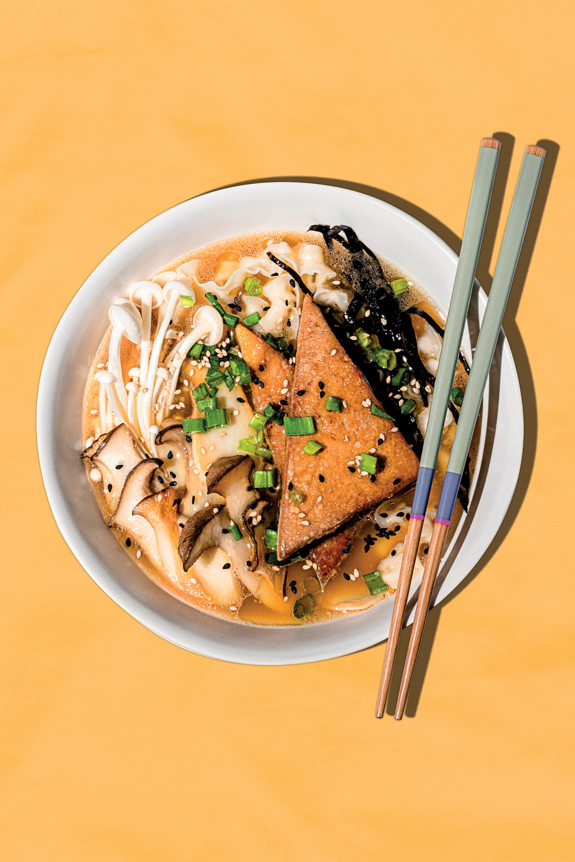 Soupe ramen aux champignons et tofu (soupe végane)