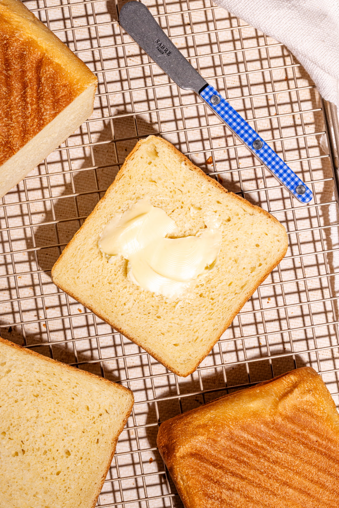 Pain blanc Pullman maison moelleux pour sandwichs et déjeuners