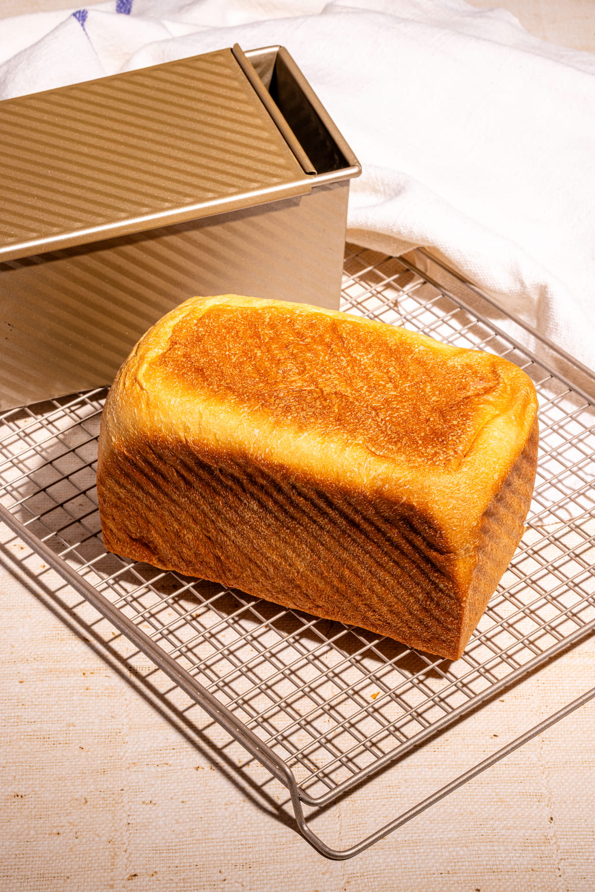 Pain blanc Pullman maison moelleux pour sandwichs et déjeuners