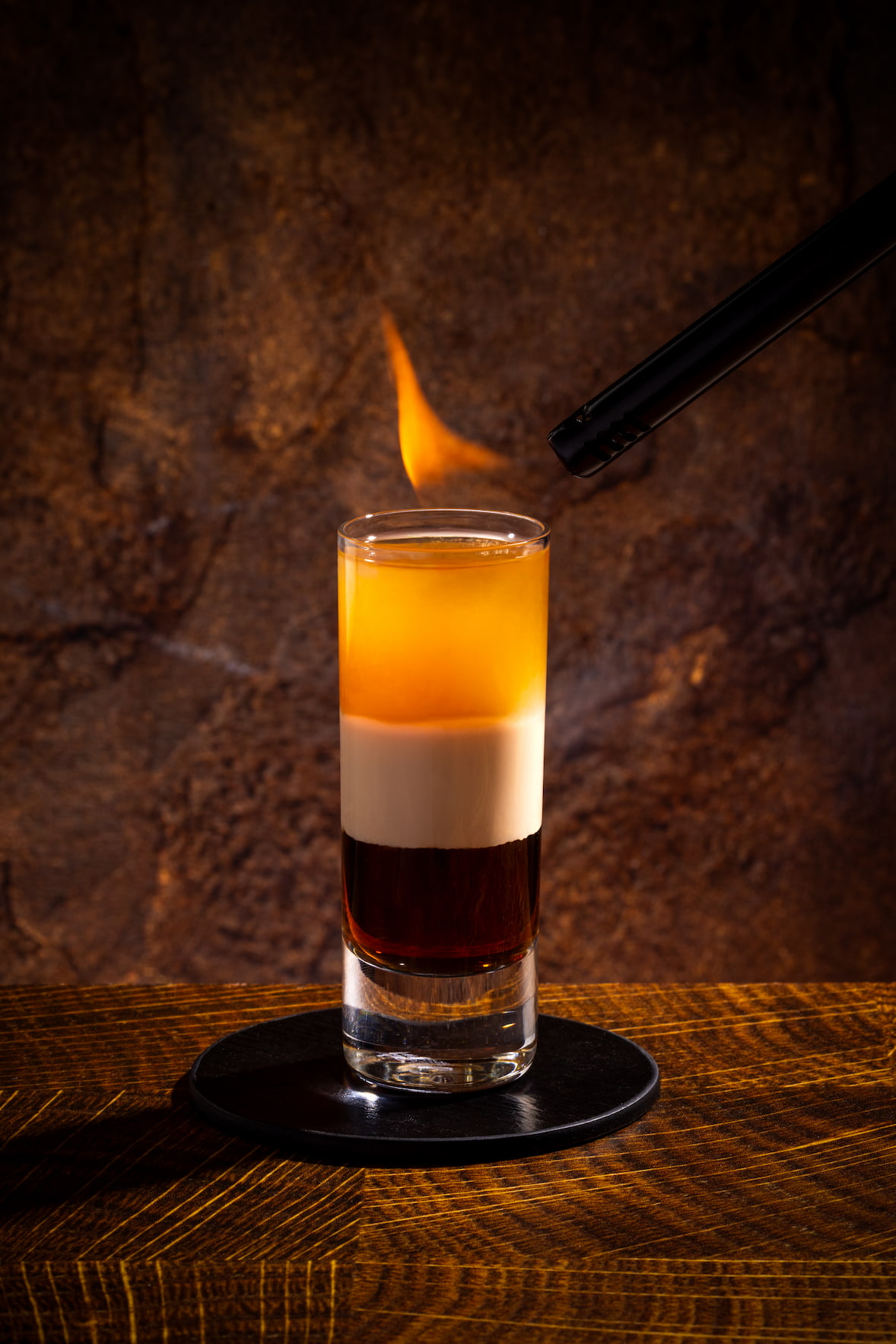 Shooter B-52 en trois couches parfaites avec liqueurs superposées