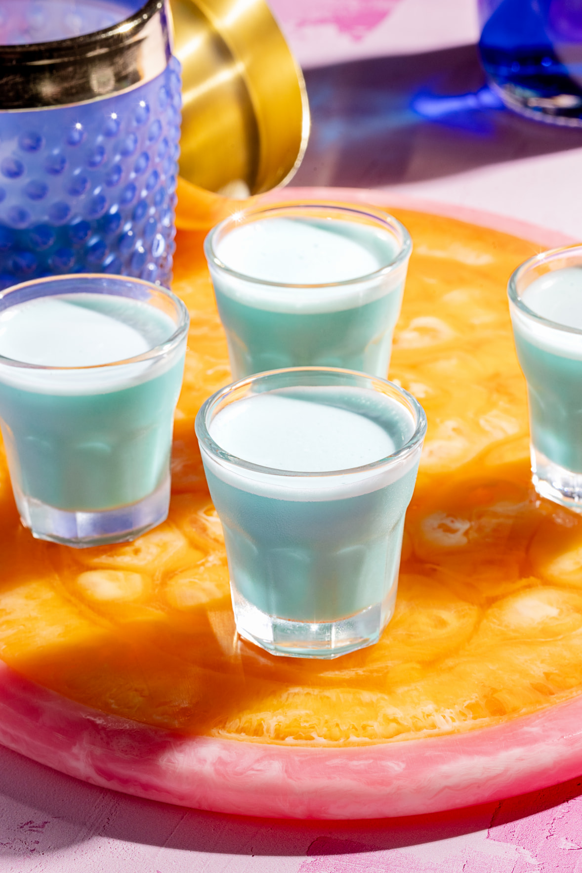 Shot Bazooka Joe bleu crémeux au curaçao et liqueur de banane