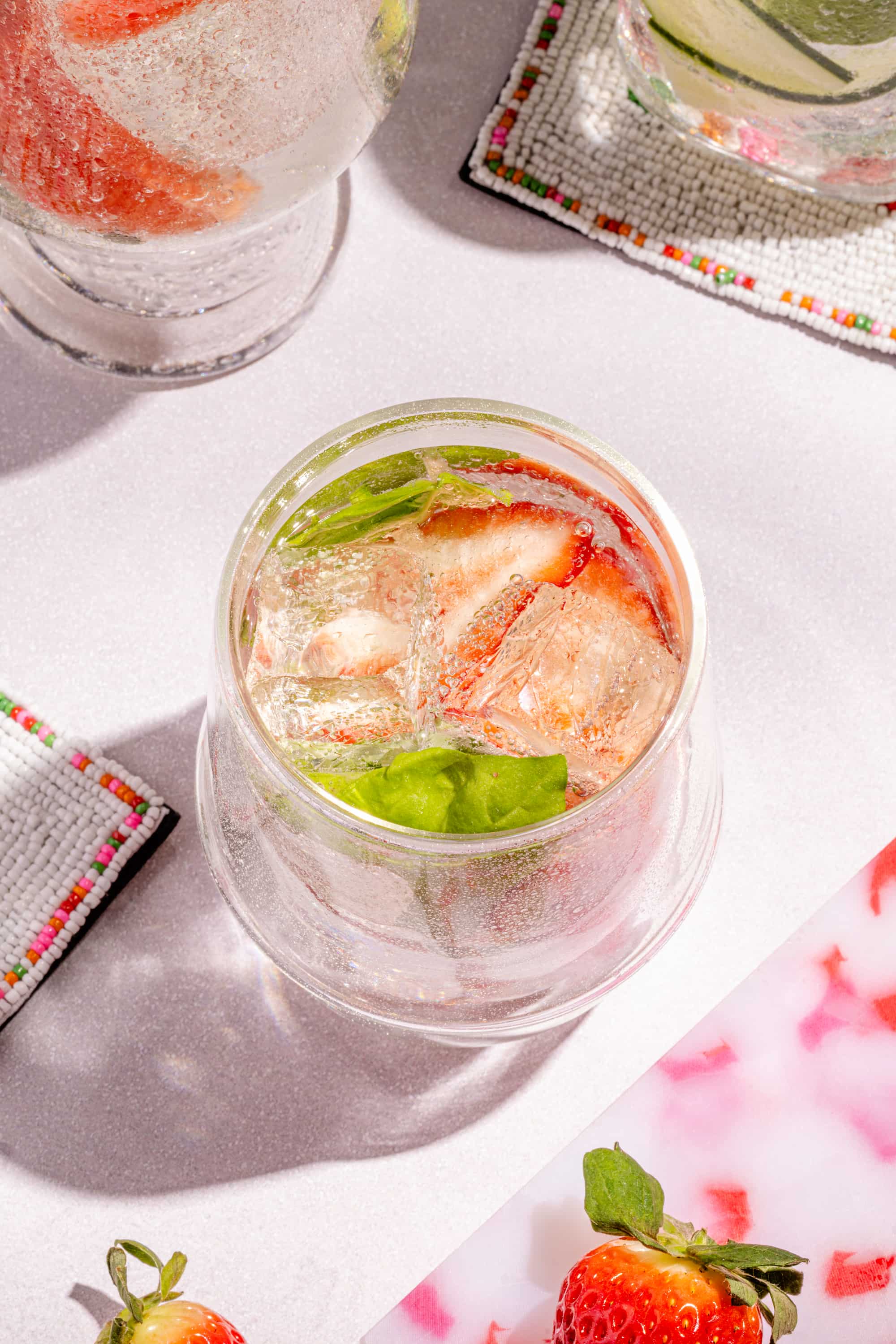 Eau pétillante maison et variantes aromatisées