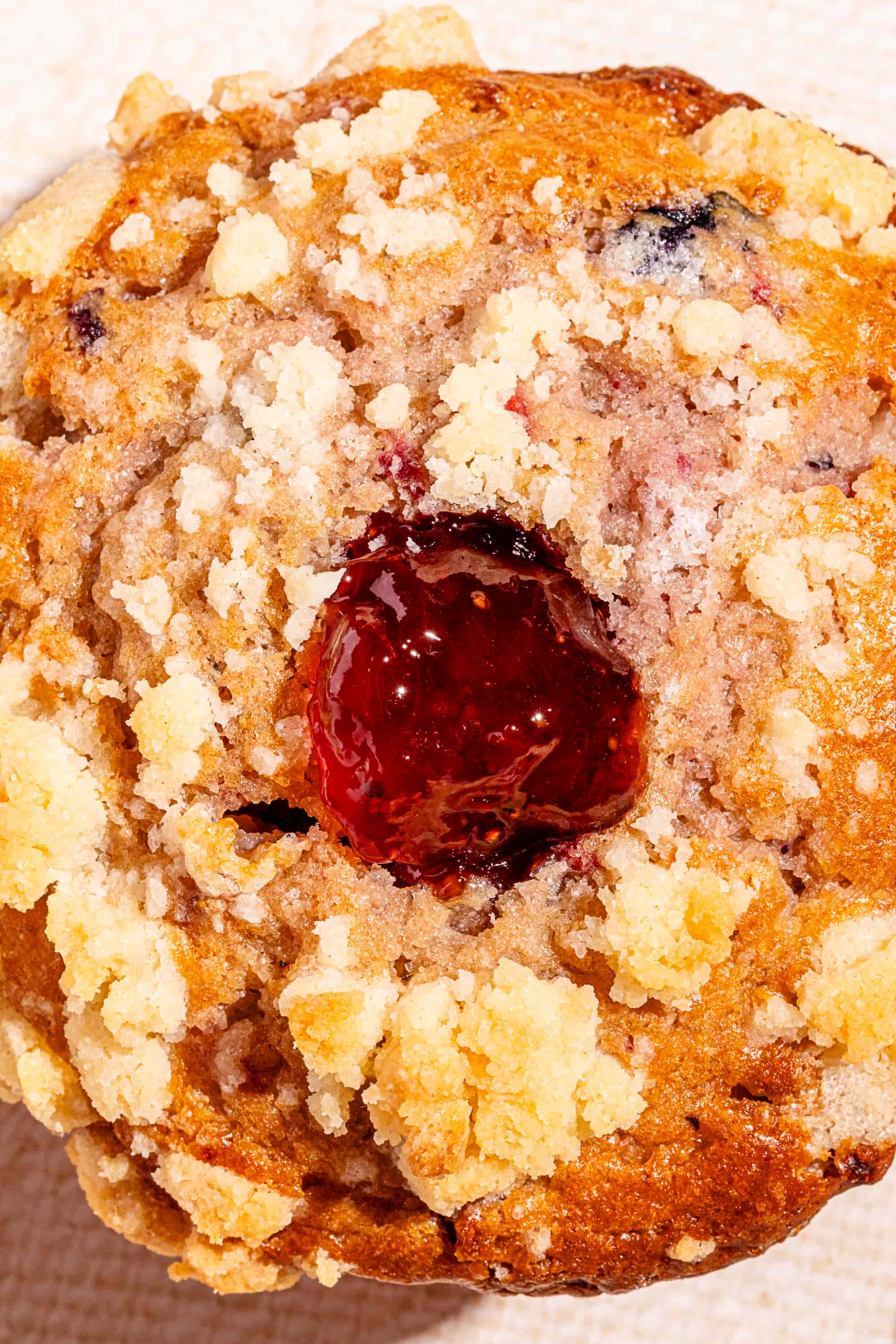 Muffins explosion de fruits (style Tim Hortons) moelleux aux petits fruits et crumble