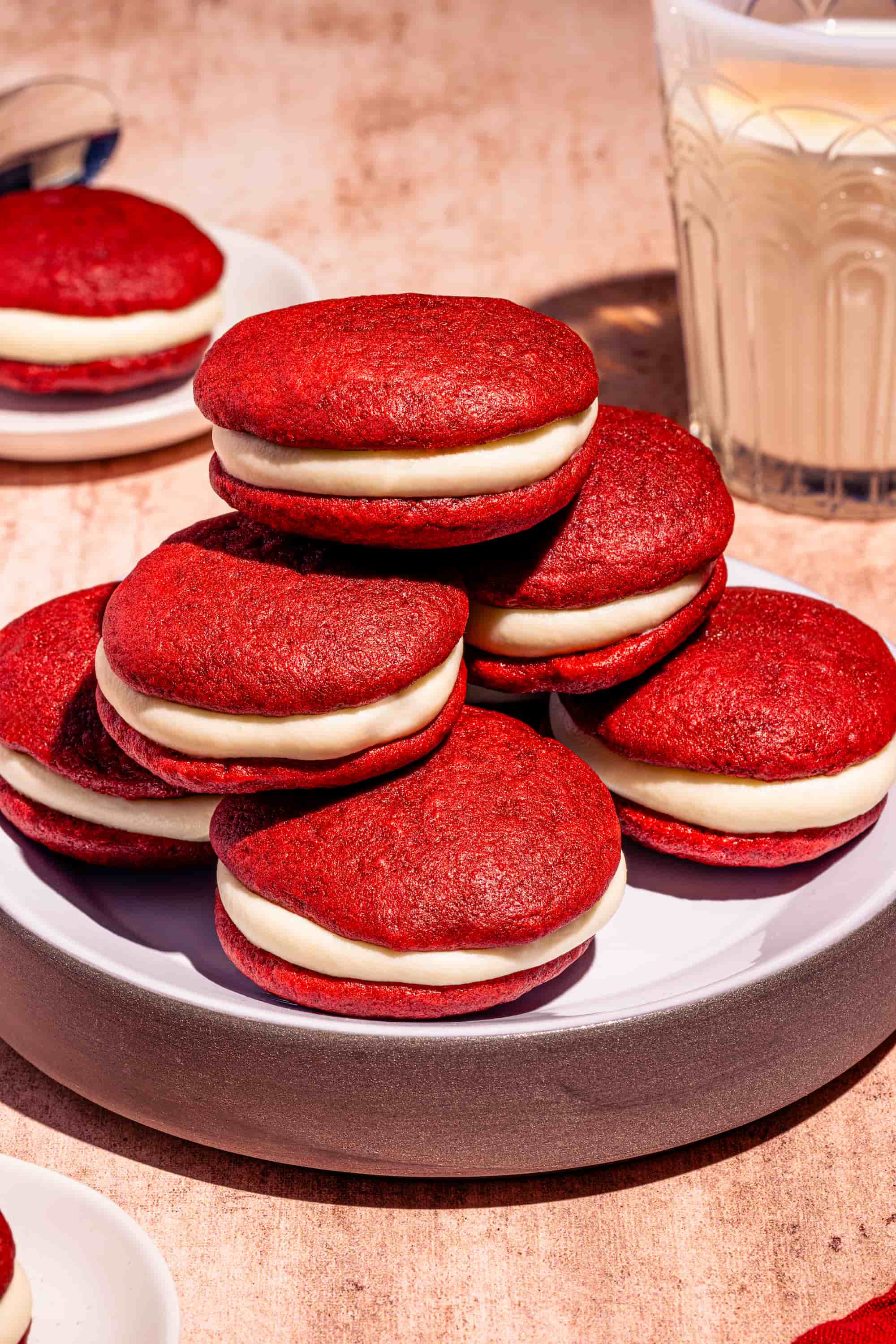 La meilleure recette de mini whoopie pies Red Velvet au fromage à la crème