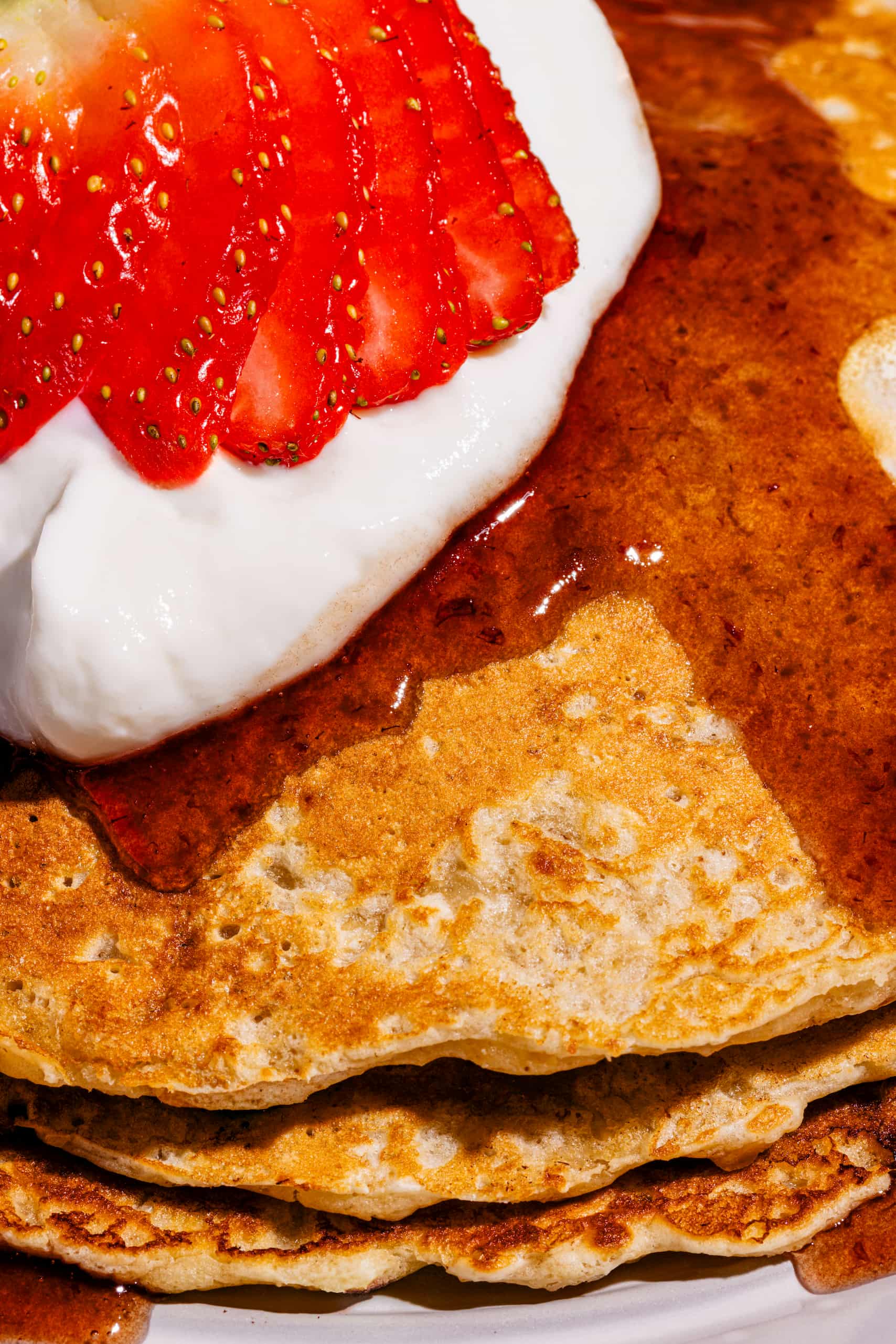 Crêpes au gruau santé moelleuses servies avec fruits