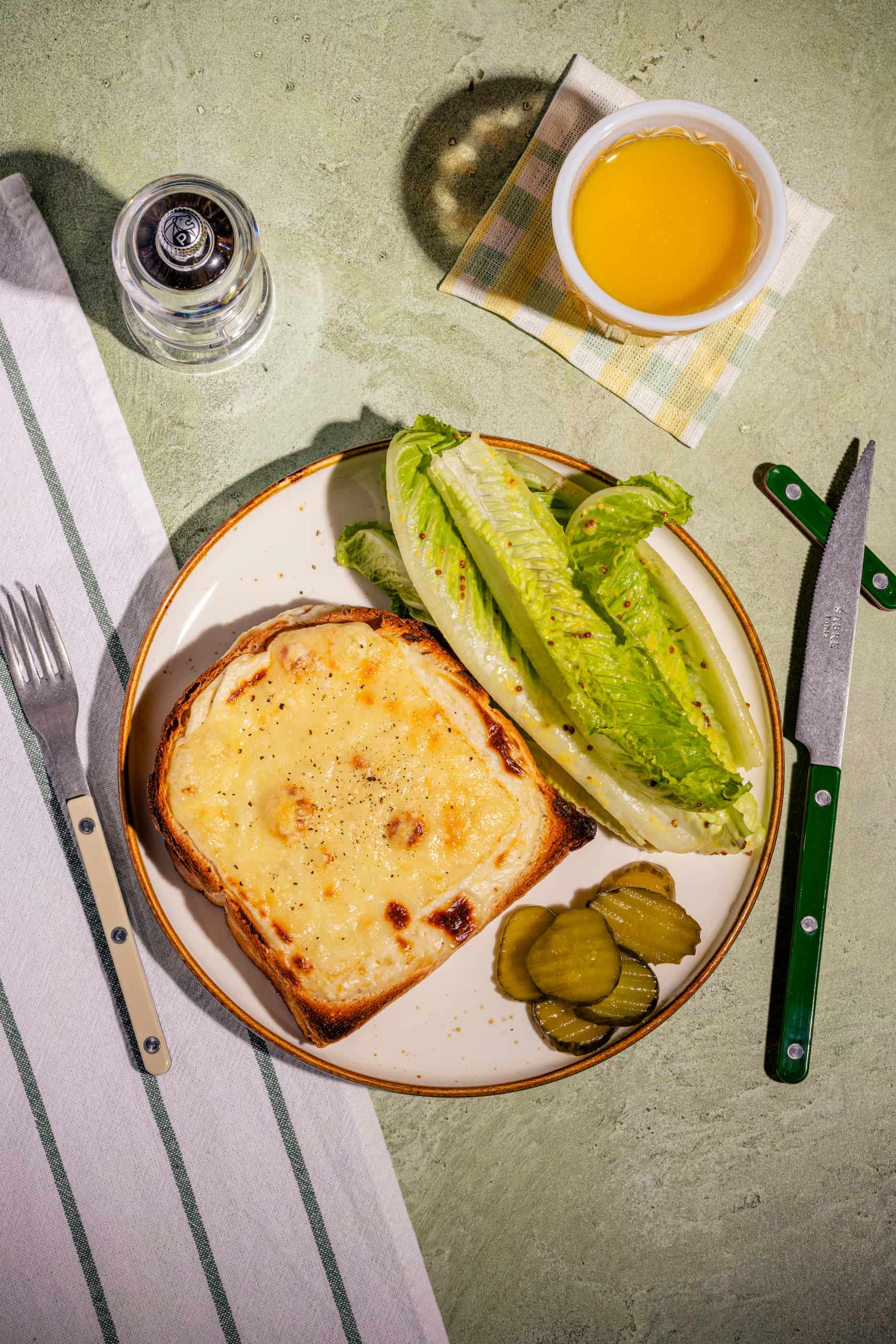 La meilleure recette de croque-monsieur au four avec béchamel gratinée et jambon