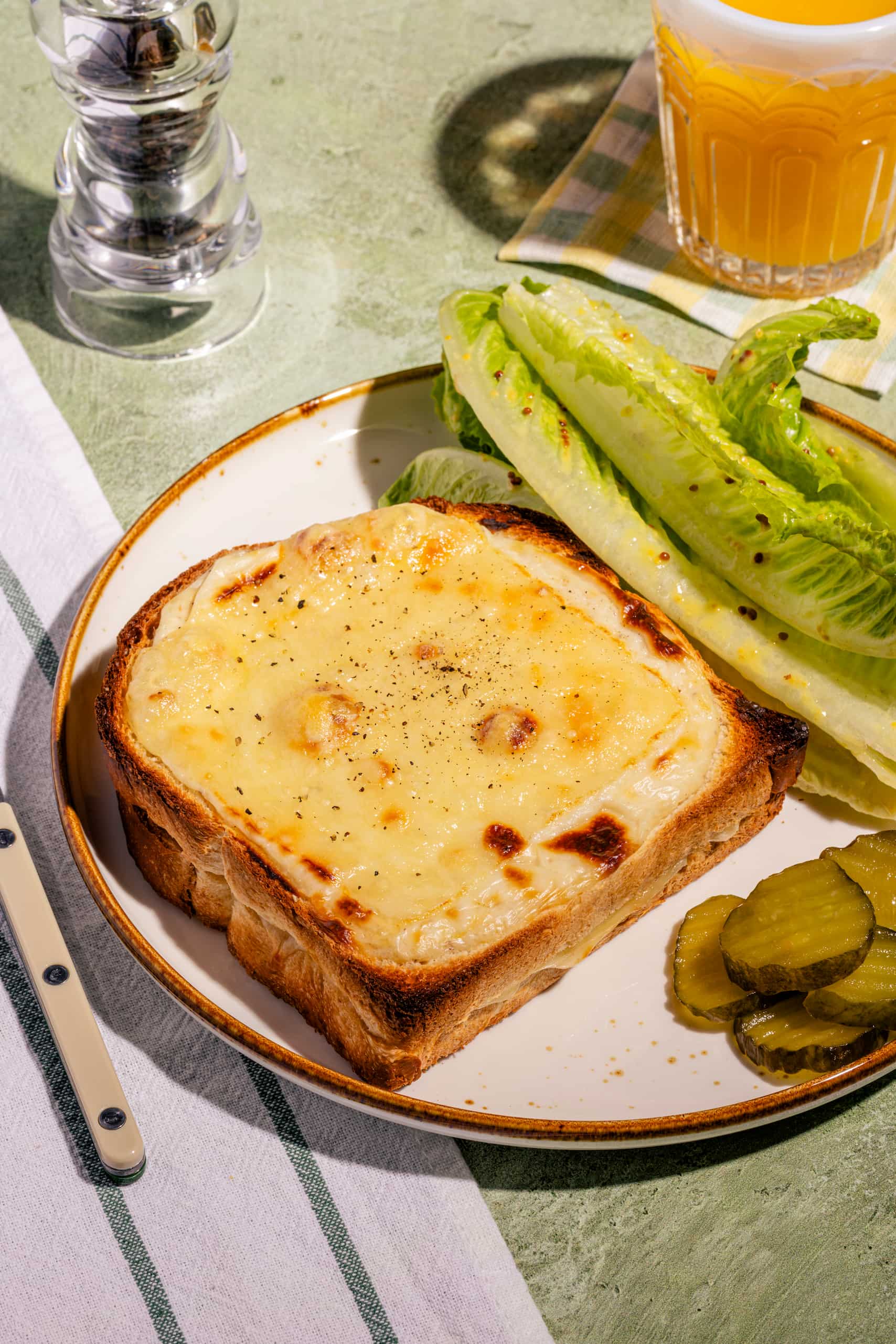 La meilleure recette de croque-monsieur au four avec béchamel gratinée et jambon