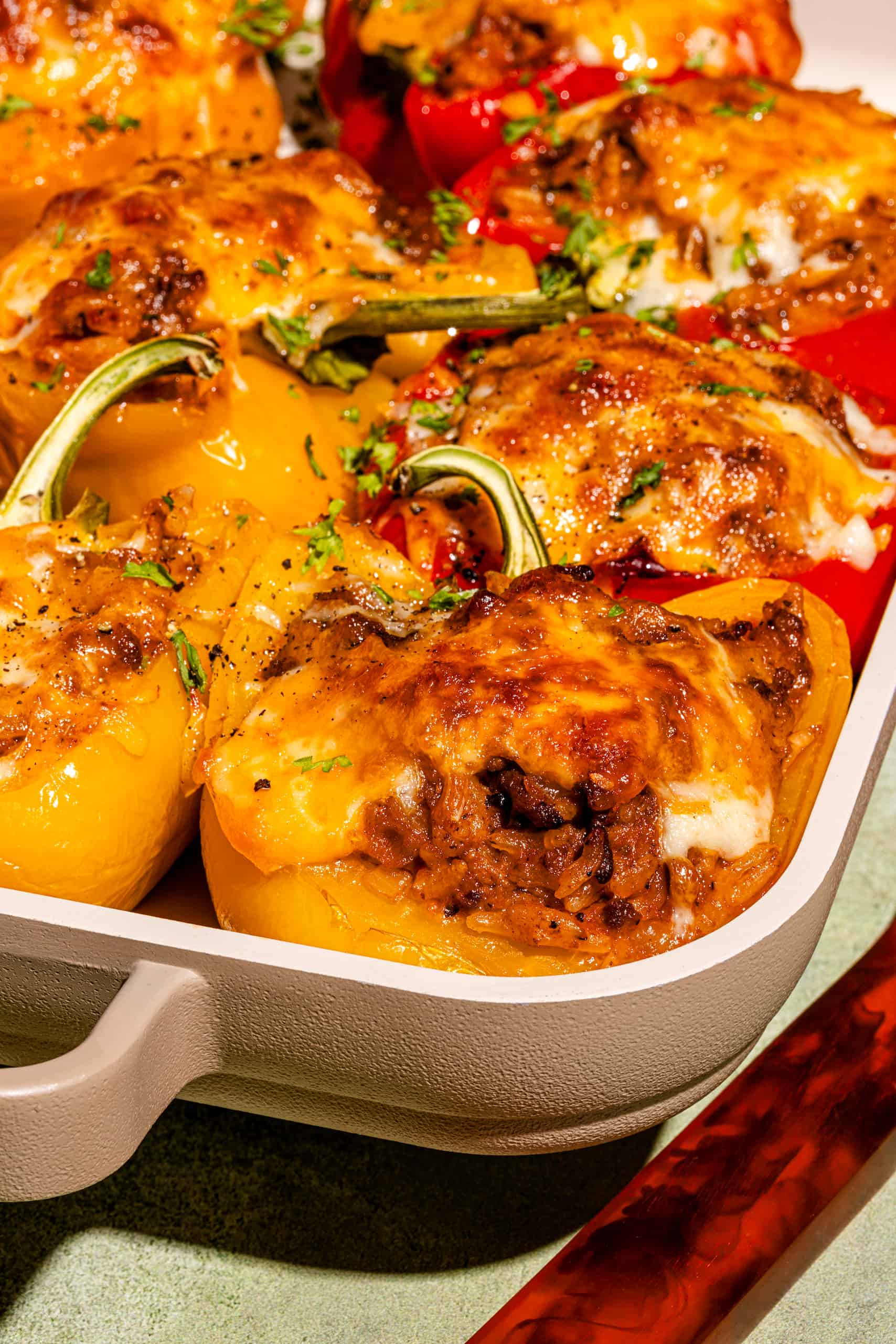 La meilleure recette de poivrons farcis traditionnels gratinés avec boeuf haché et riz