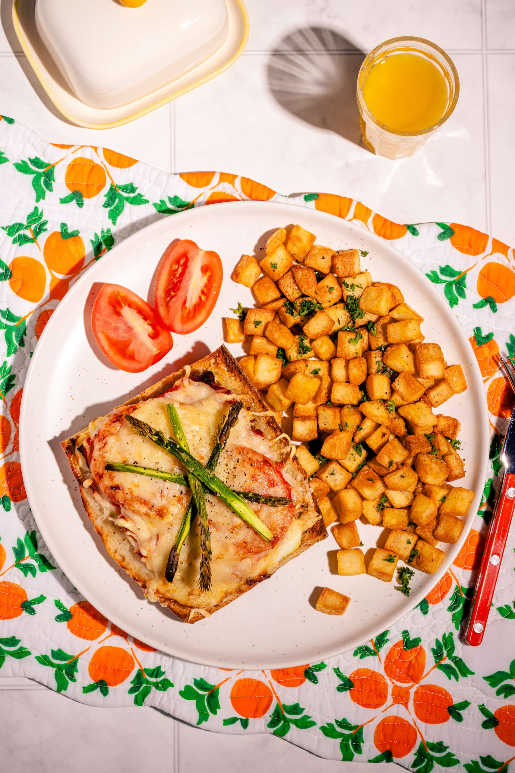 Baguette gratinée jambon oeuf et asperges au four (sandwich chaud facile)