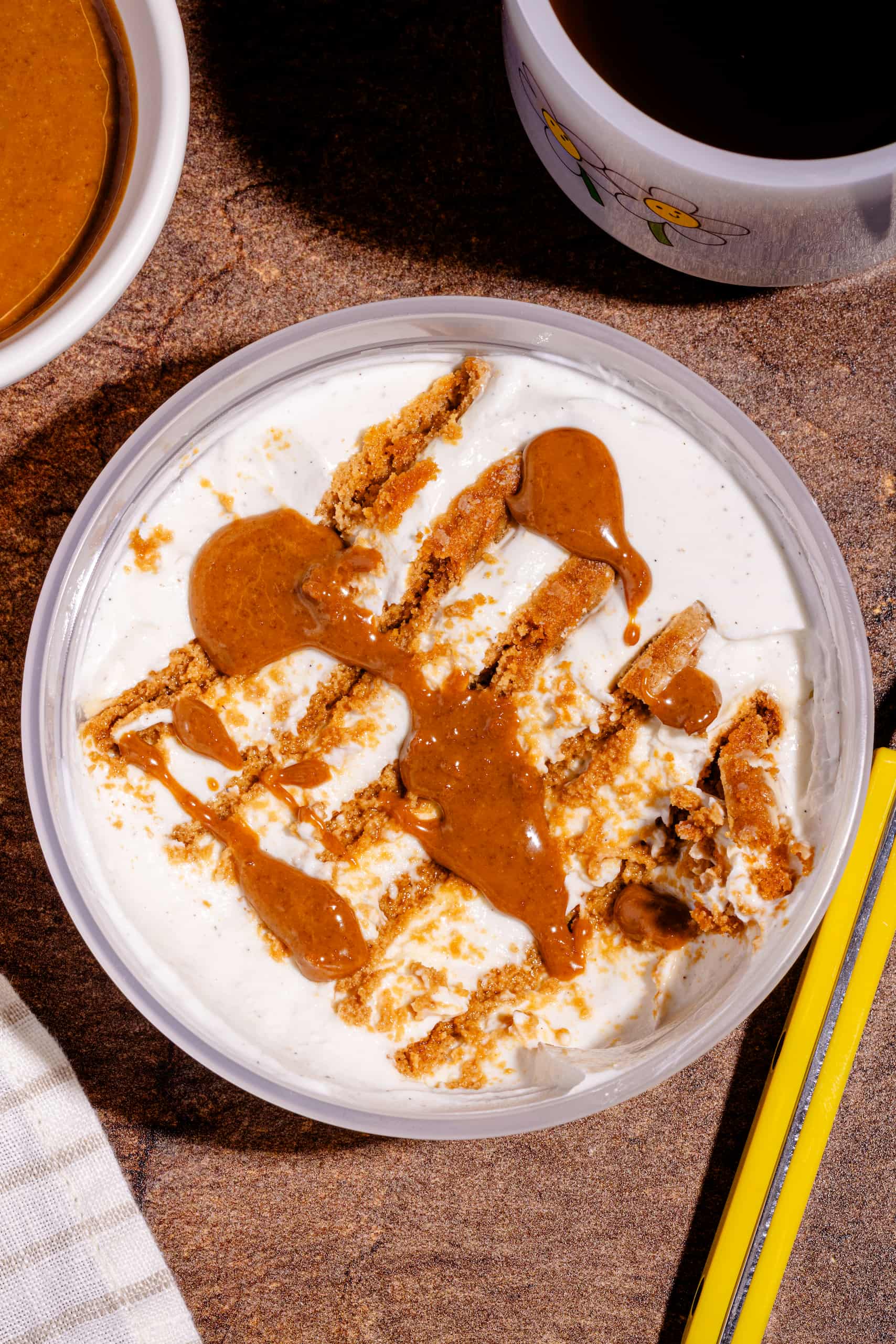 Yogourt grec façon cheesecake au Biscoff (dessert rapide crémeux)