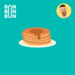 Illustration d’une pile de crêpes avec sirop sur fond turquoise, avec le logo du balado C’est Bon Bon Bon et le portrait d’Hubert Cormier.