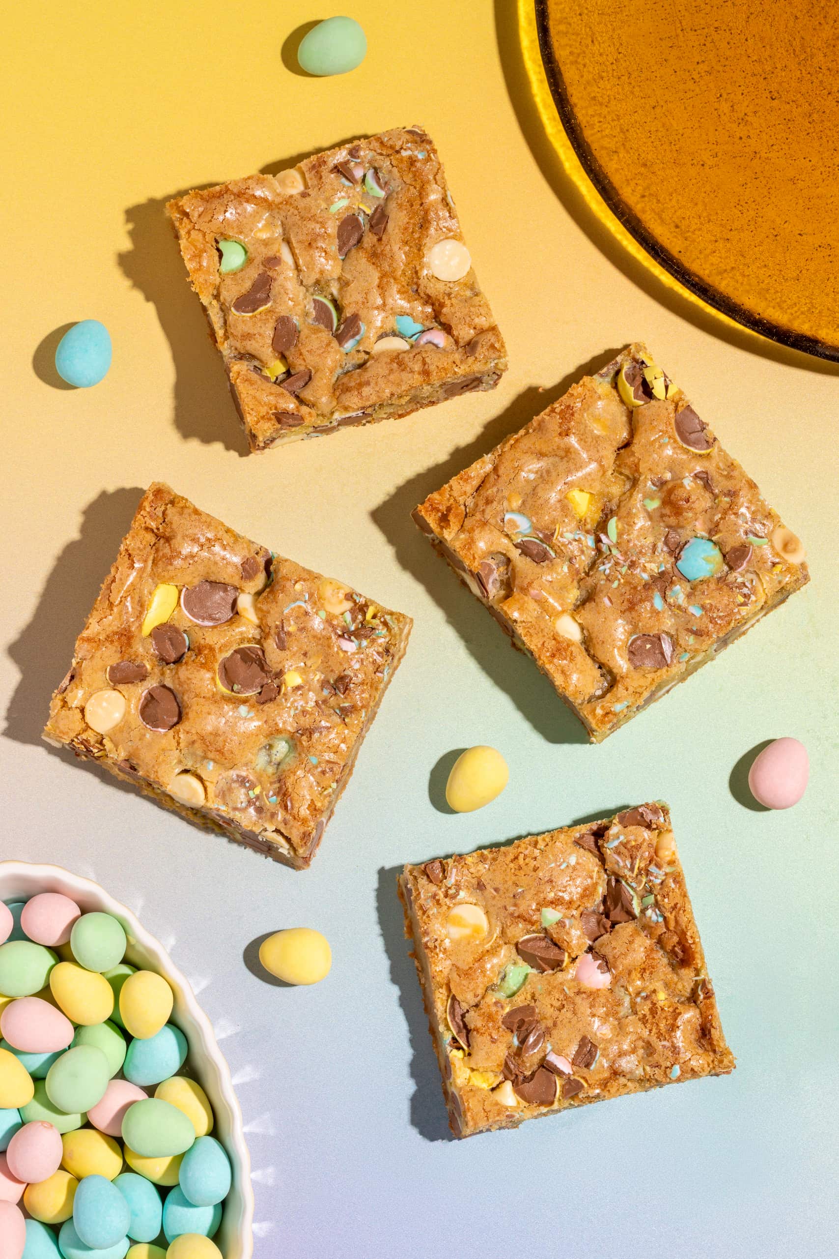 Recette de blondies de Pâques aux Mini Eggs