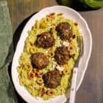 Orzo crémeux à la grecque avec boulettes