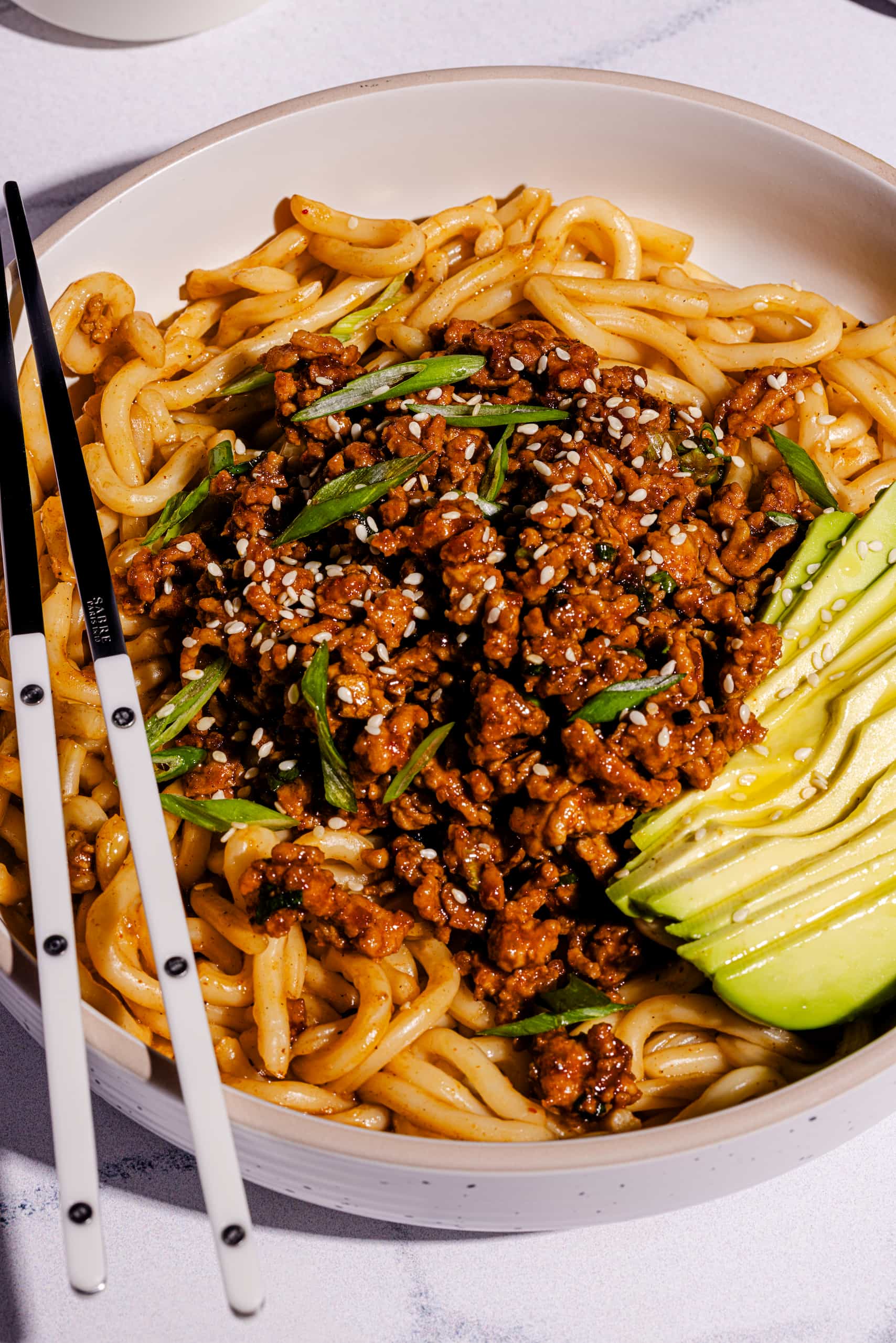 Porc gochujang express servi avec sauce brillante et saveurs coréennes express