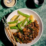 Poulet haché sauce hoisin, gingembre et sésame