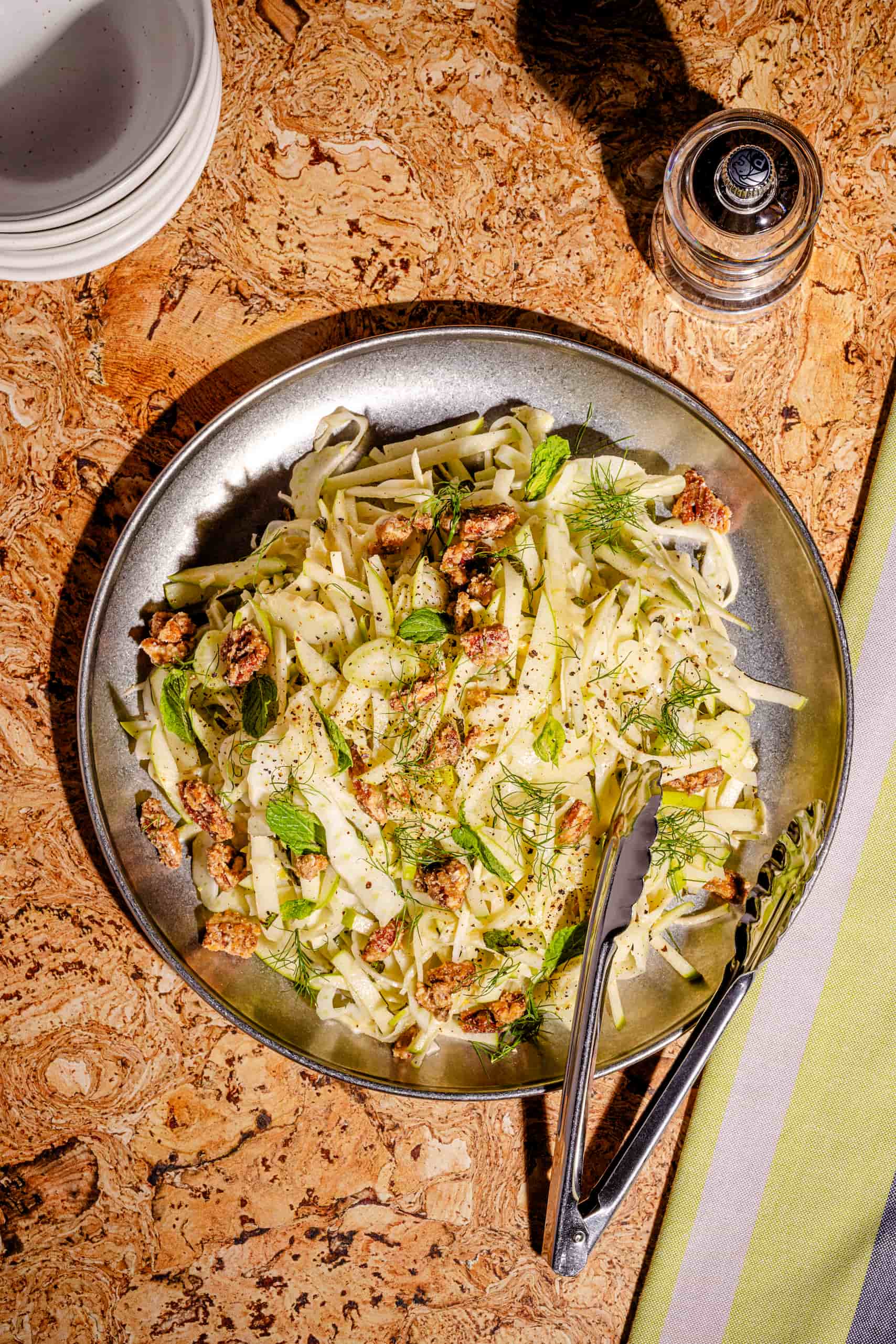 Salade de fenouil et pomme verte aux pacanes sablées et vinaigrette au sirop d'érable