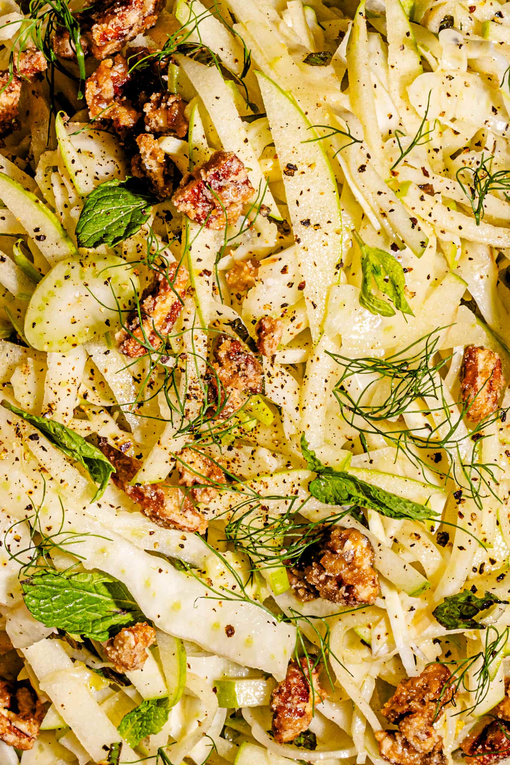 Salade de fenouil et pomme verte aux pacanes sablées et vinaigrette au sirop d'érable