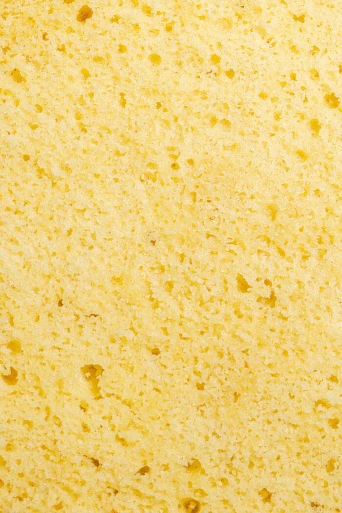 Gâteau éponge à la vanille à la mie moelleuse et aérienne, dessert maison facile