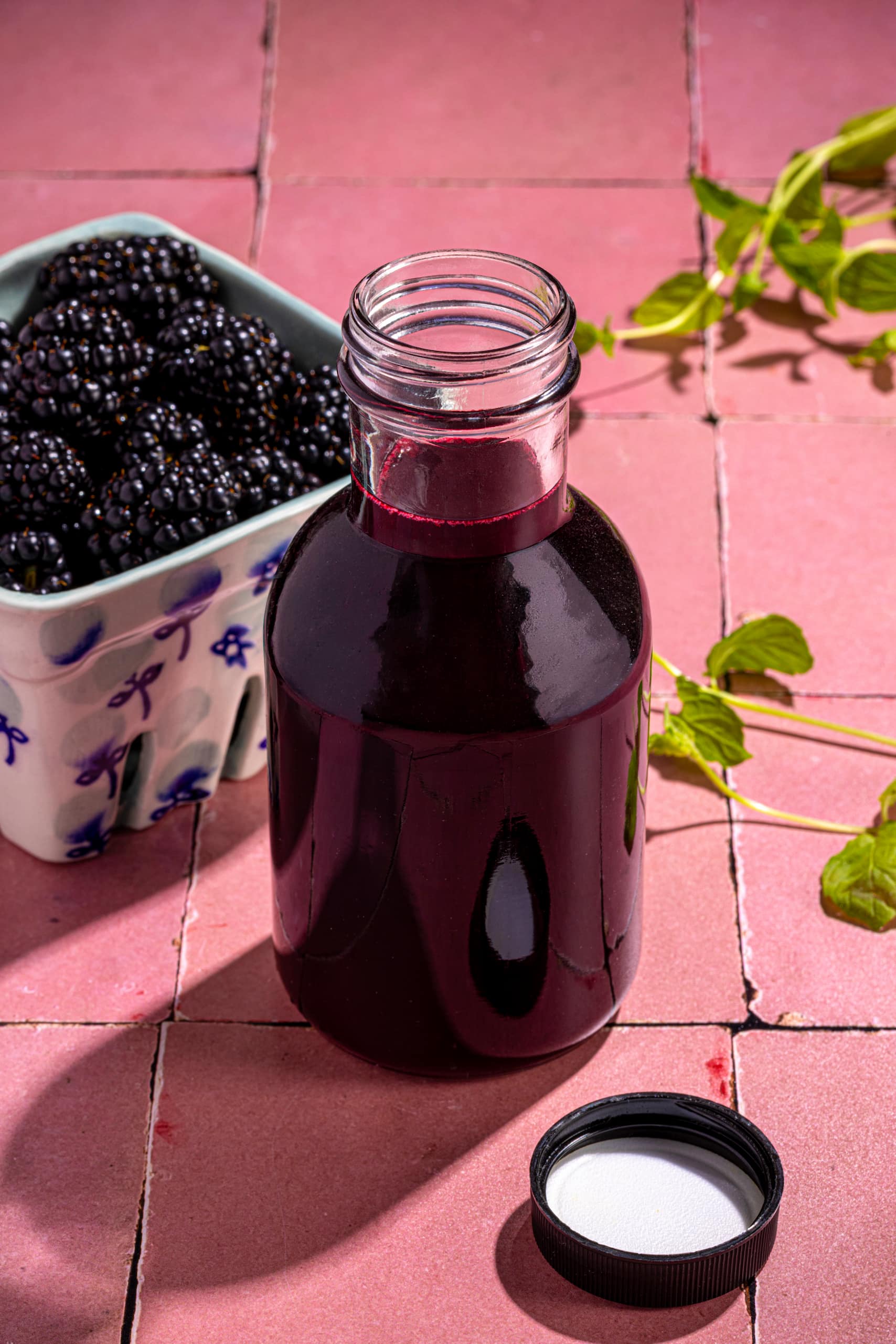 Sirop de mûres maison en pot
