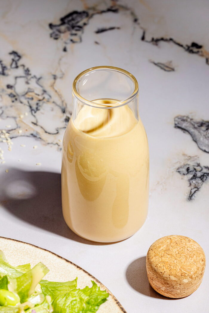 Vinaigrette wafu au sésame maison crémeuse pour salades et bols à la japonaise