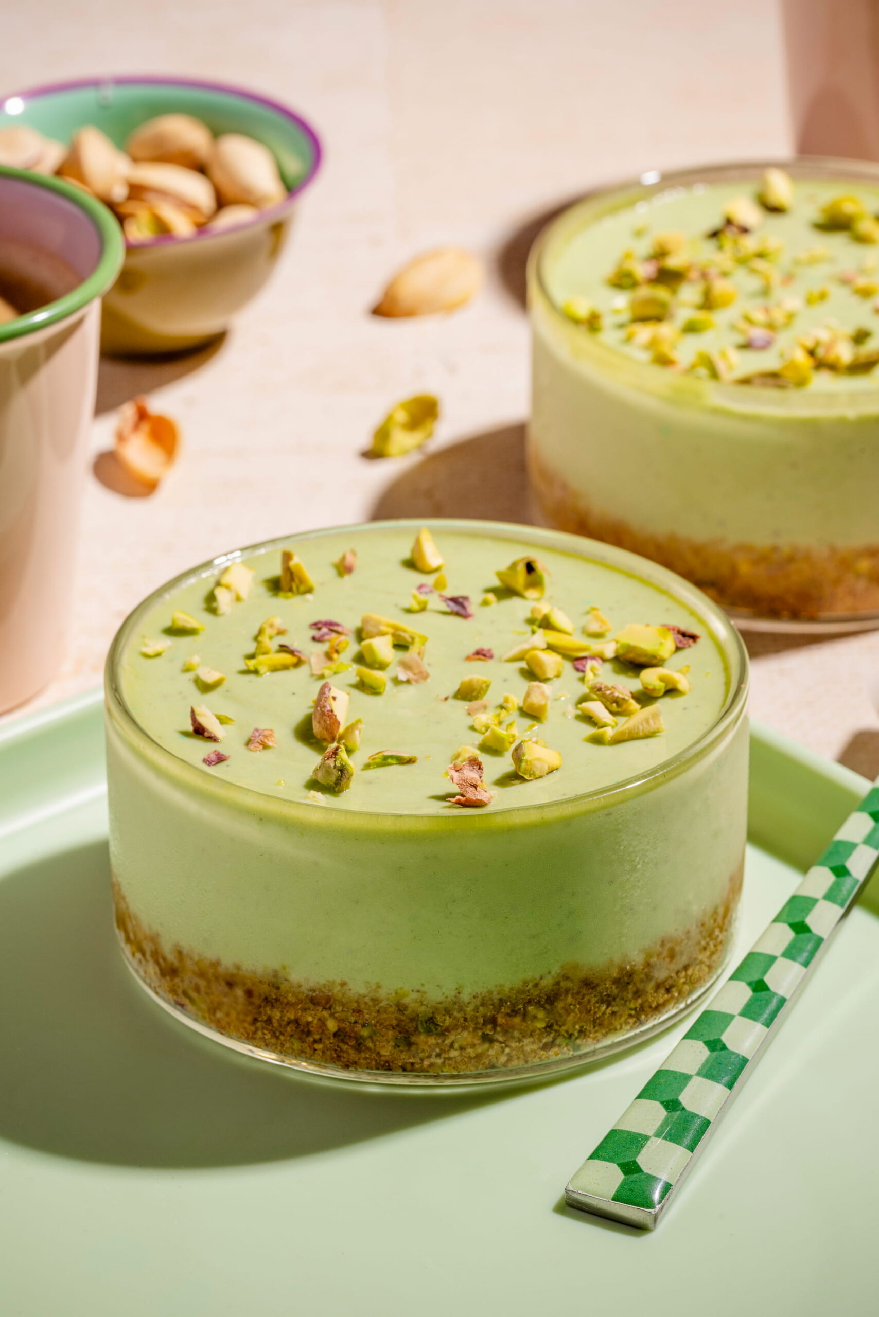 Pots de crème protéinée à la pistache façon cheesecake sans cuisson, prêts à servir