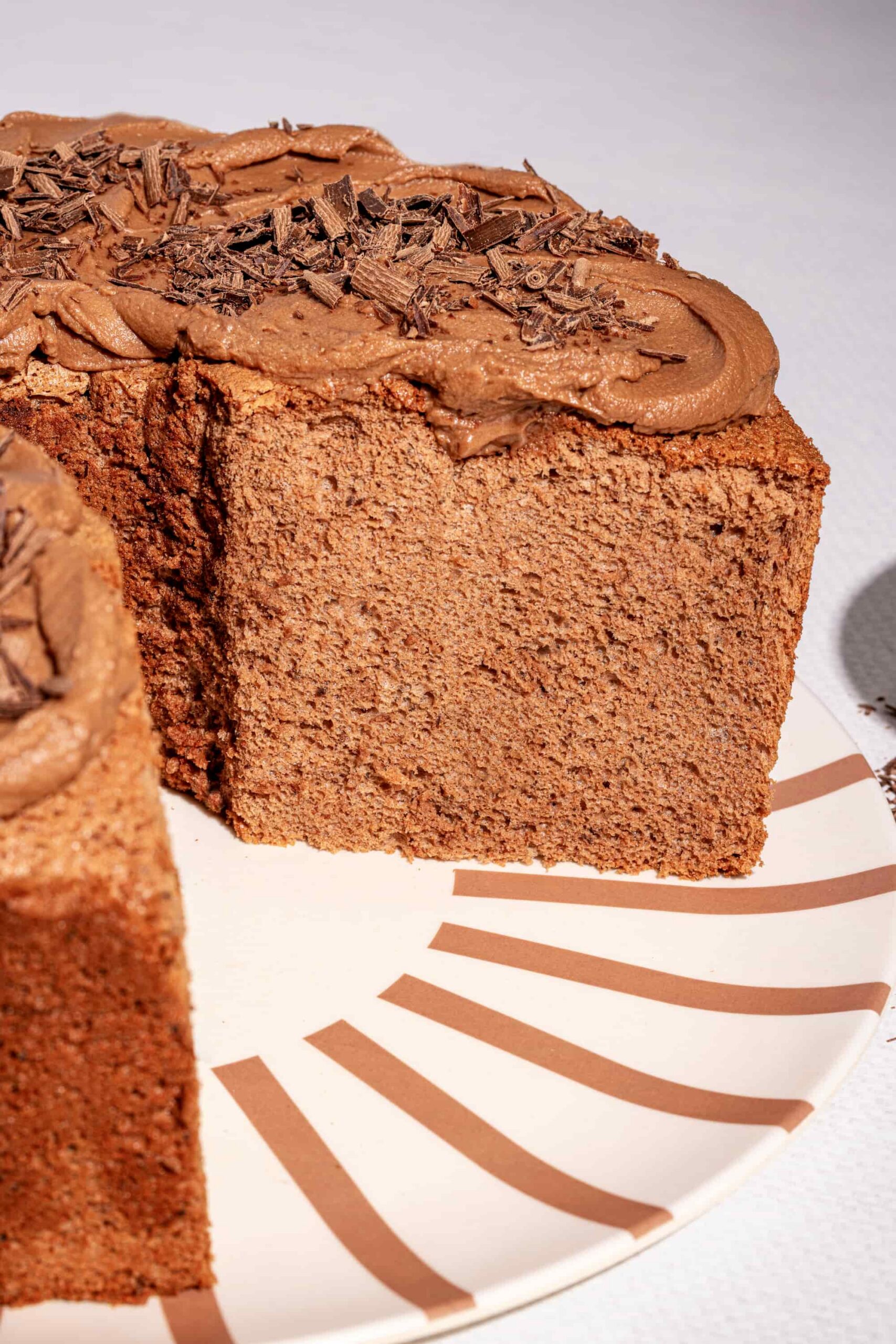 Recette de gâteau des anges chocolaté avec crème fouettée au chocolat en garniture