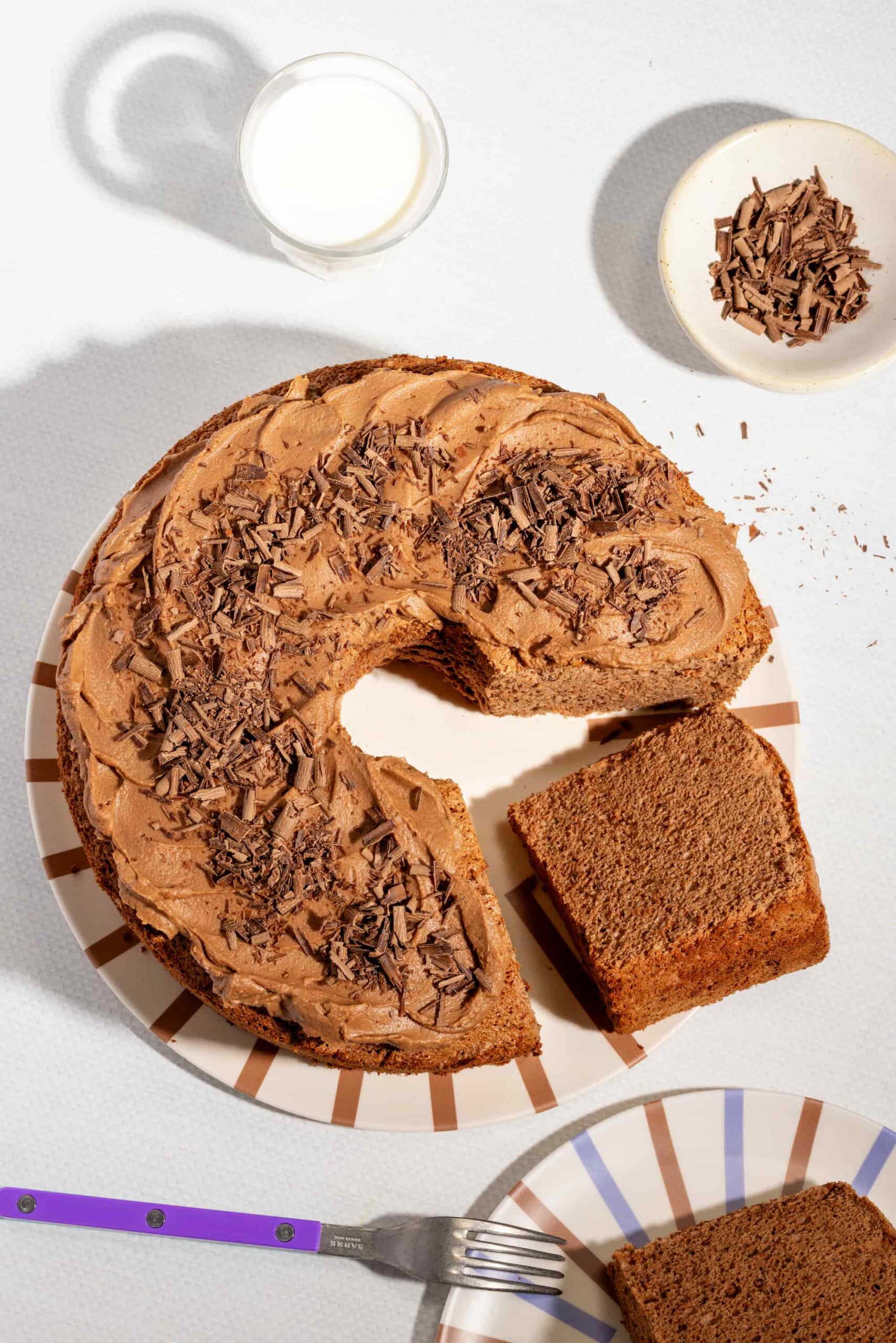 Recette de gâteau des anges chocolaté avec crème fouettée au chocolat en garniture
