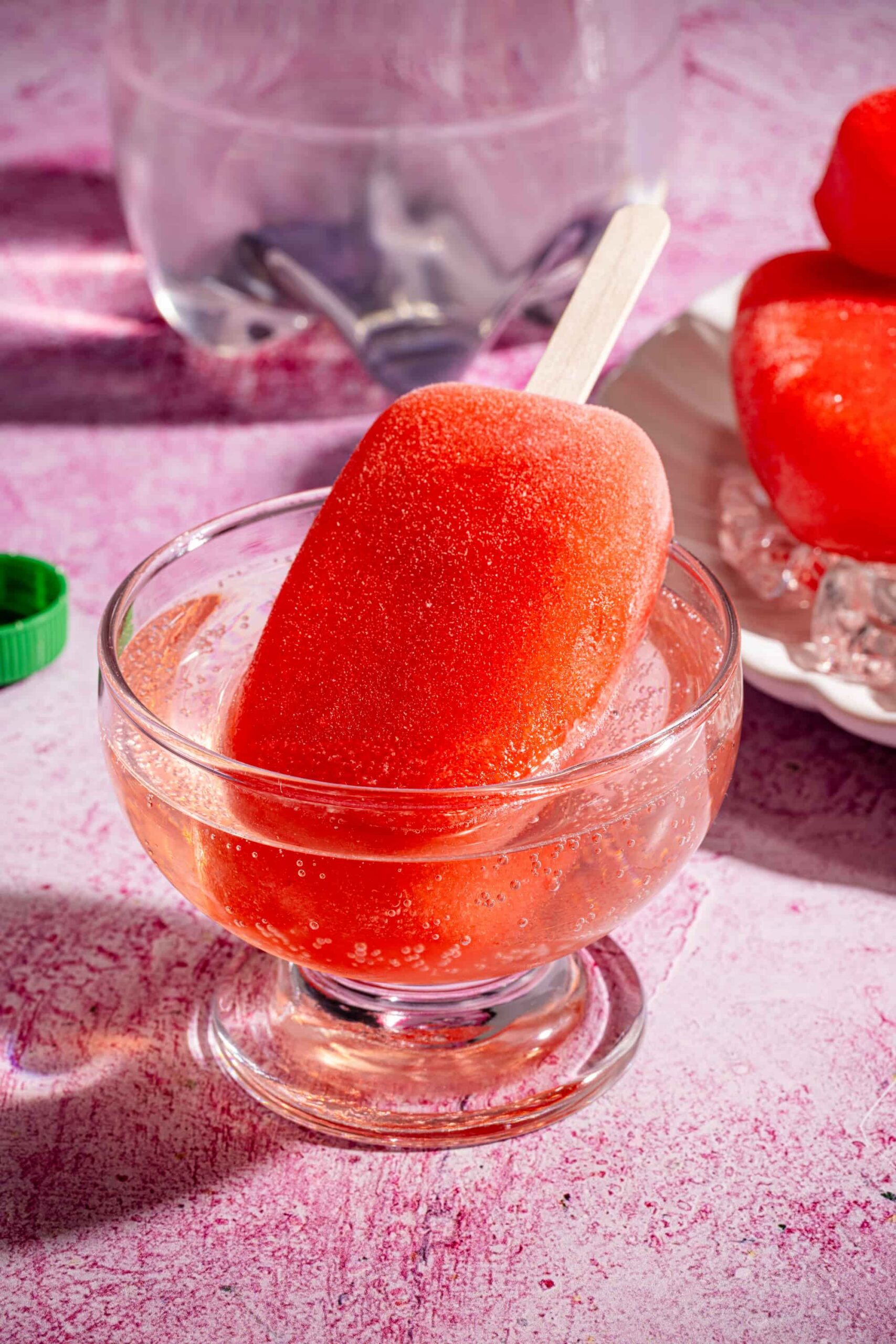 Recette de pops à la crème soda et à la purée de fraises pour les enfants