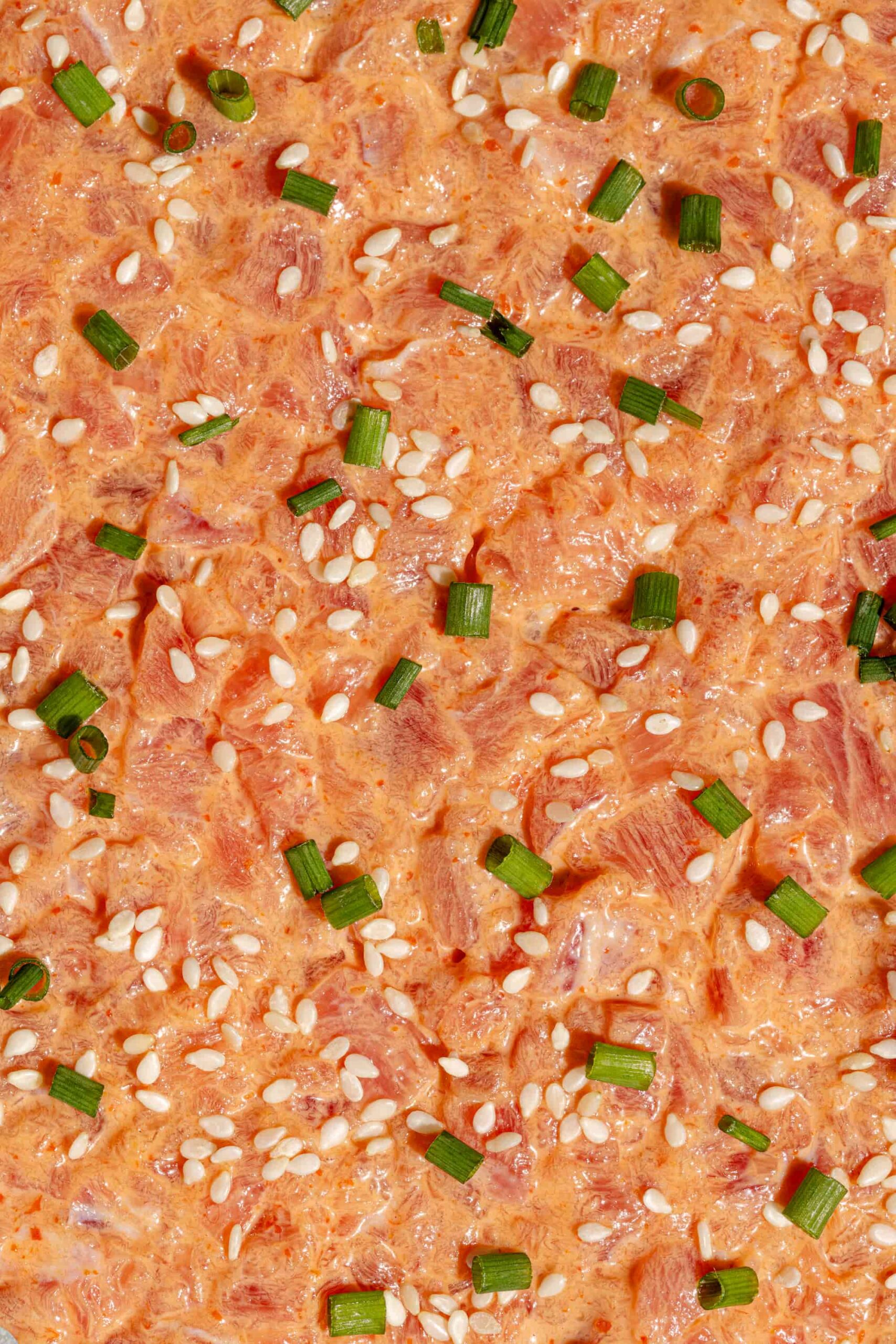 Assiette de tartare de thon épicé comme au restaurant