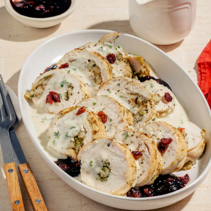 Roulade de poitrine de dindon canadien farcie