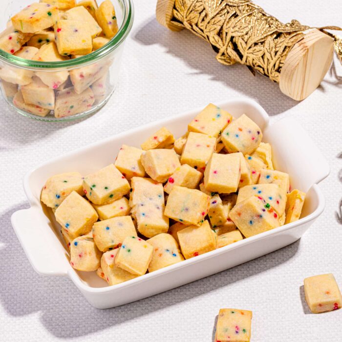 Bouchées de biscuits sablés de Noël aux confettis
