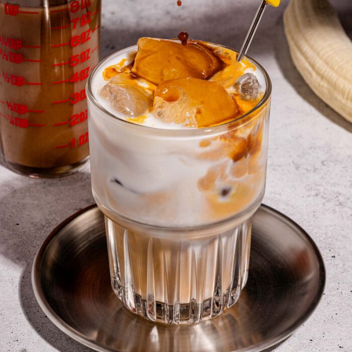 Latté glacé au pain aux bananes